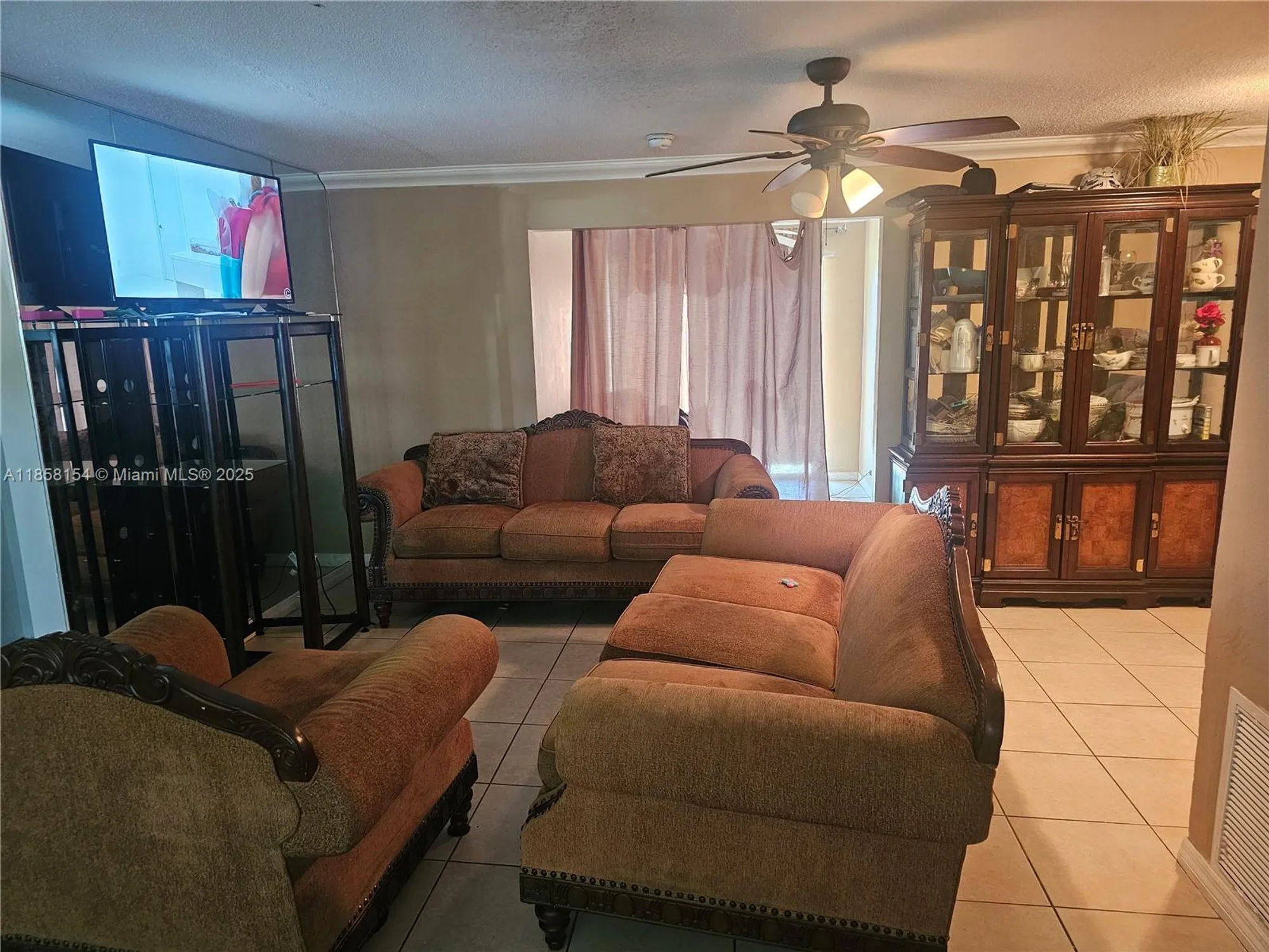Property Slideshow image 12 of 16 | 2801 ne 1st ave, Pompano Beach, FL, 33064