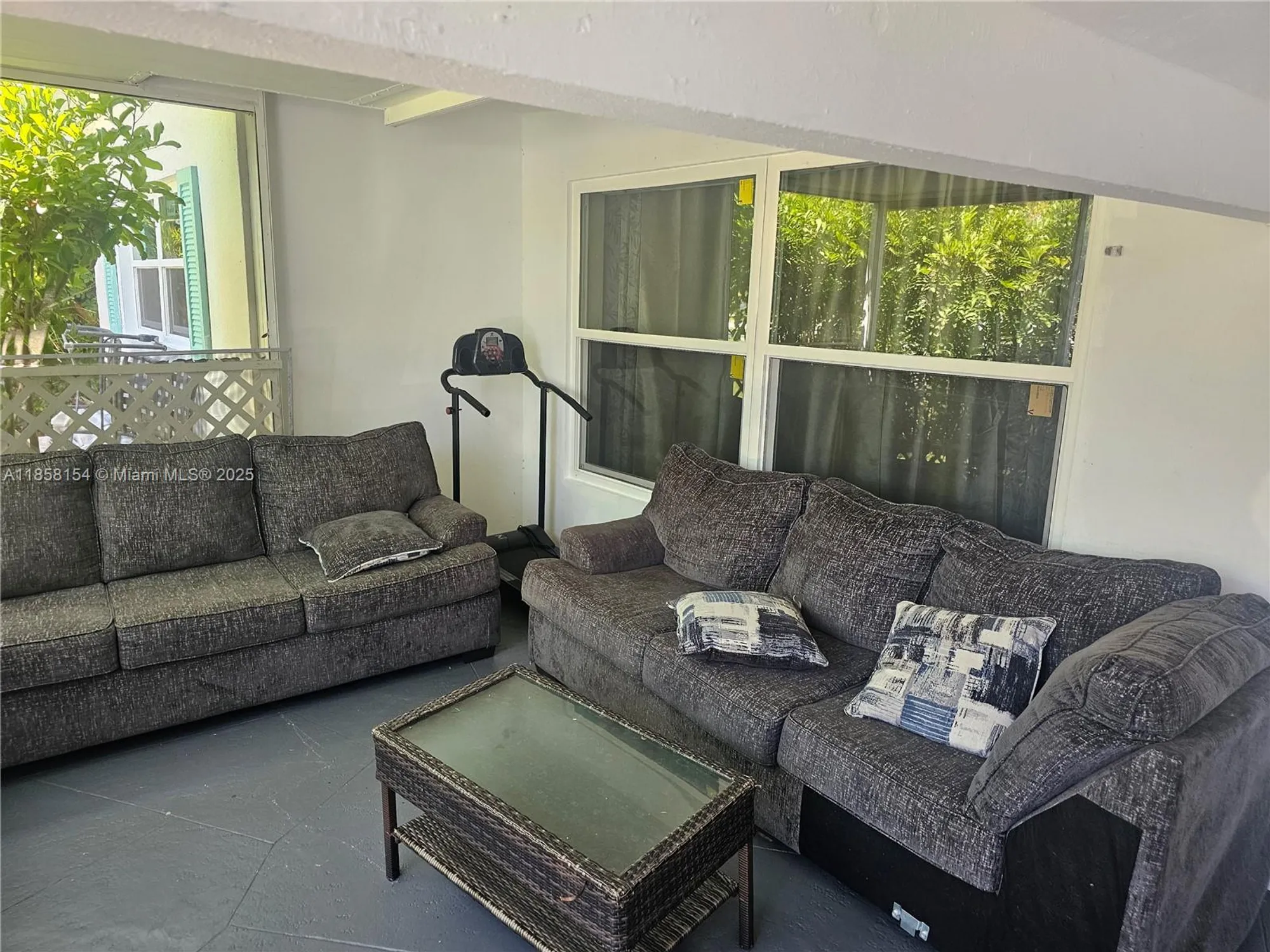 Property Slideshow image 7 of 16 | 2801 ne 1st ave, Pompano Beach, FL, 33064