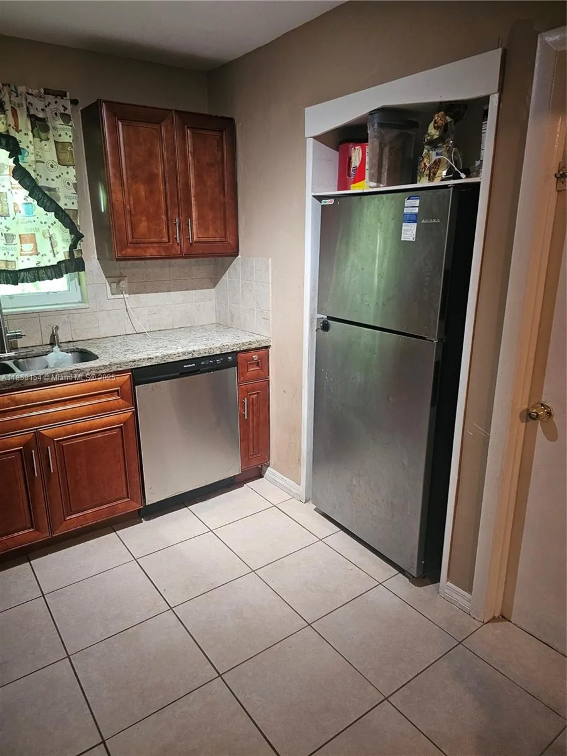 Property Slideshow image 9 of 16 | 2801 ne 1st ave, Pompano Beach, FL, 33064