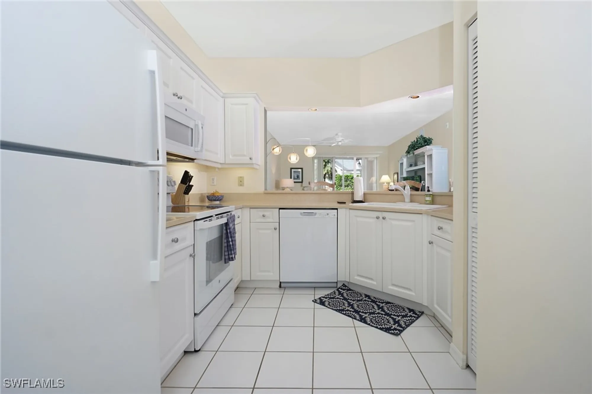 Property Slideshow image 11 of 34 | 853 tanbark dr 105, Naples, FL, 34108