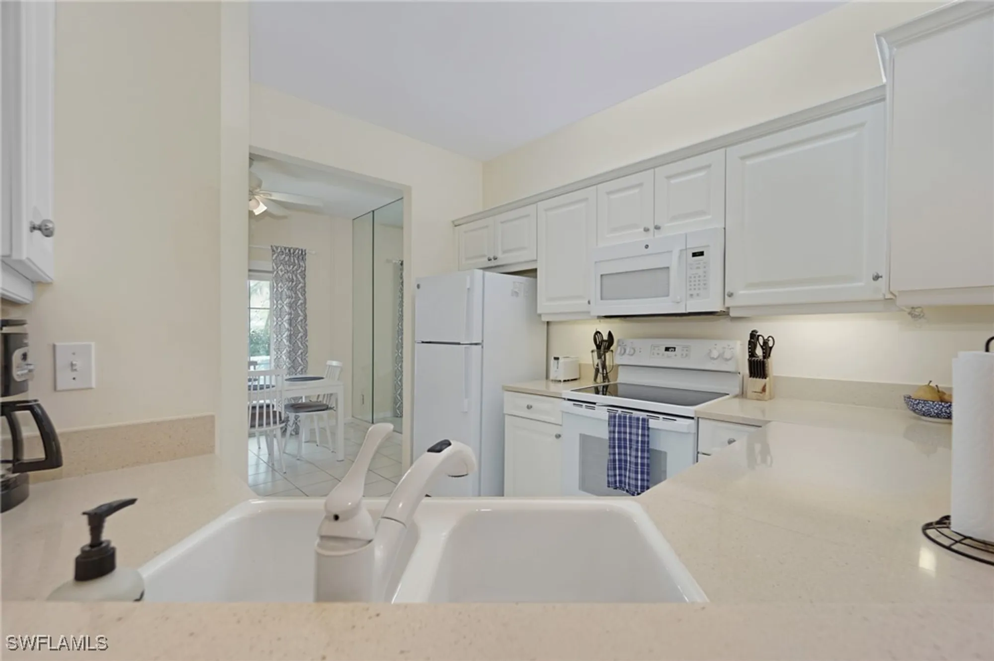 Property Slideshow image 12 of 34 | 853 tanbark dr 105, Naples, FL, 34108