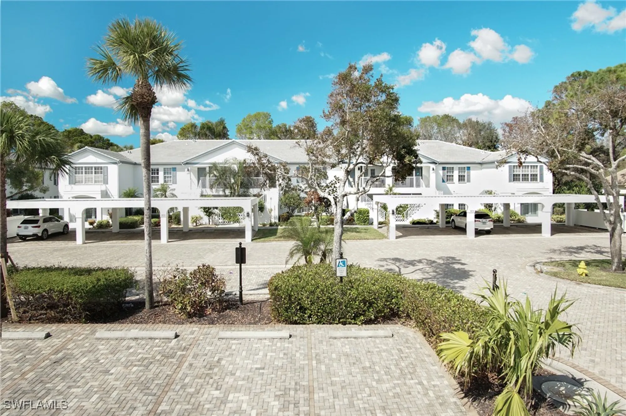 Property Slideshow image 22 of 34 | 853 tanbark dr 105, Naples, FL, 34108