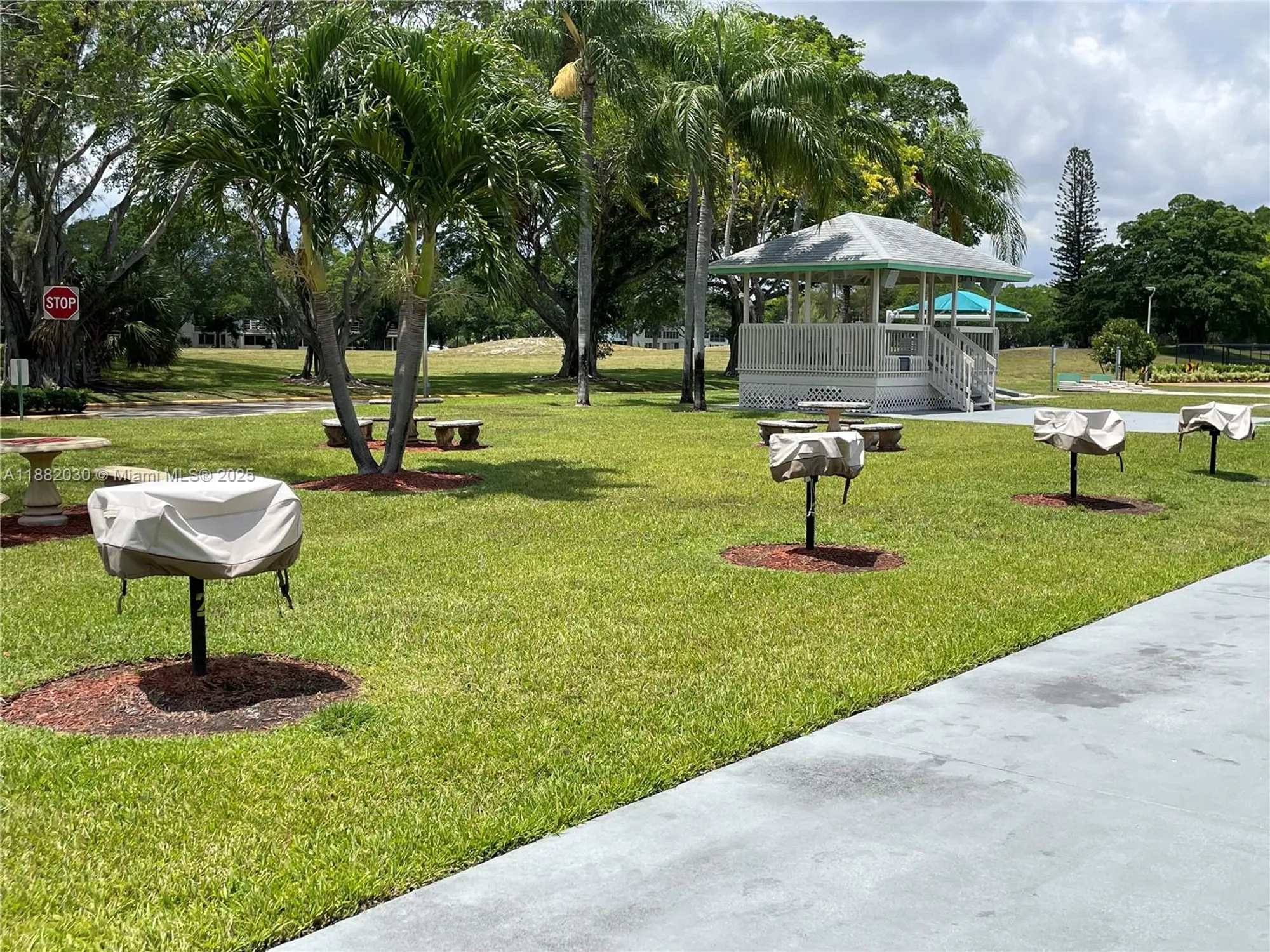 Property Slideshow image 32 of 35 | 36 islewood b # 36, Deerfield Beach, FL, 33442