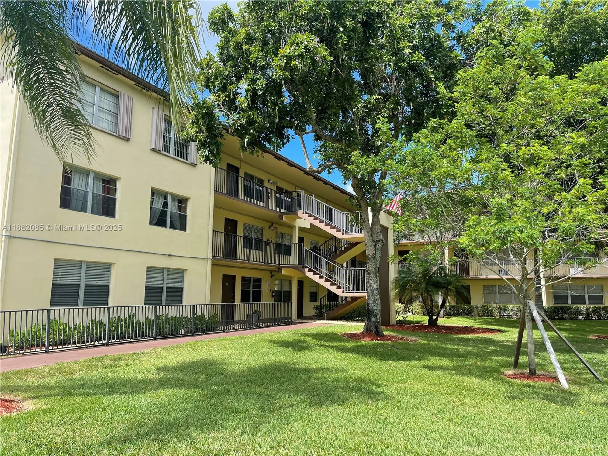 Property Slideshow image 1 of 15 | 150 sw 134th way apt 304r, Pembroke Pines, FL, 33027