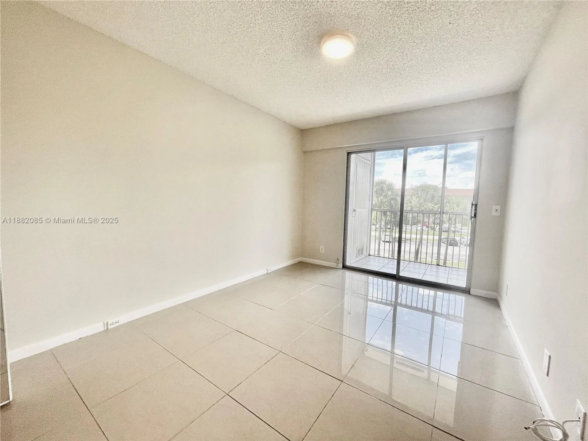 Property Slideshow image 11 of 15 | 150 sw 134th way apt 304r, Pembroke Pines, FL, 33027