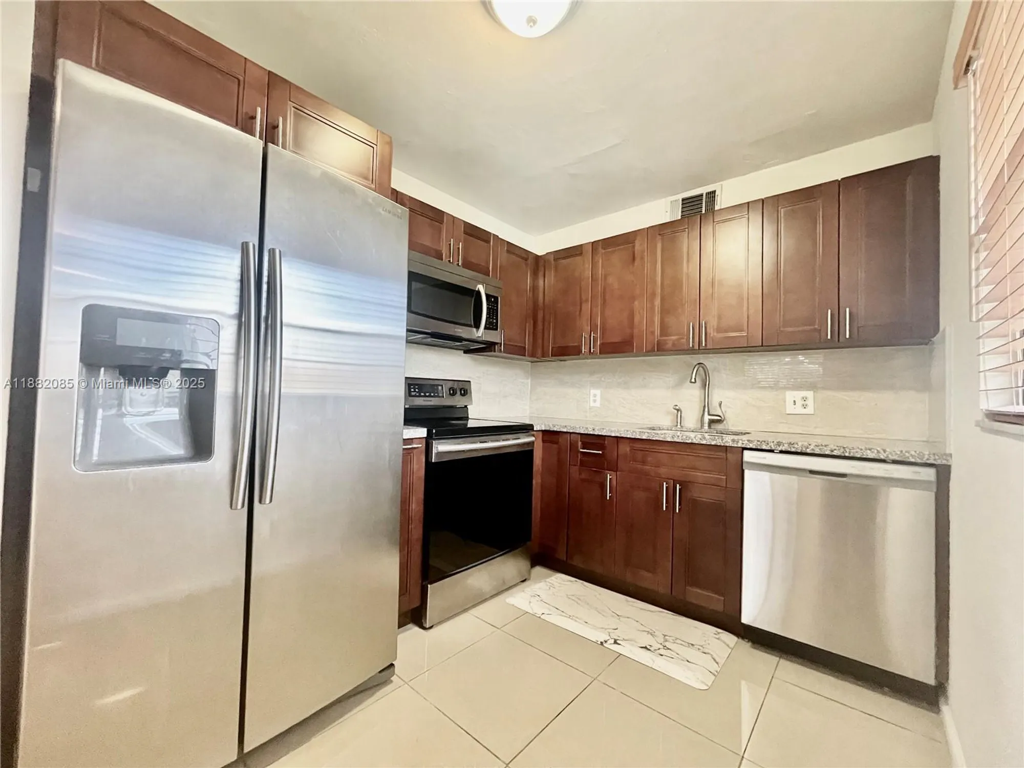 Property Slideshow image 7 of 15 | 150 sw 134th way apt 304r, Pembroke Pines, FL, 33027