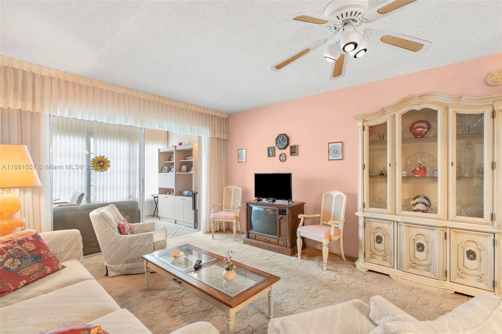 Property Slideshow image 9 of 20 | 1005 country club dr 405, Margate, FL, 33063