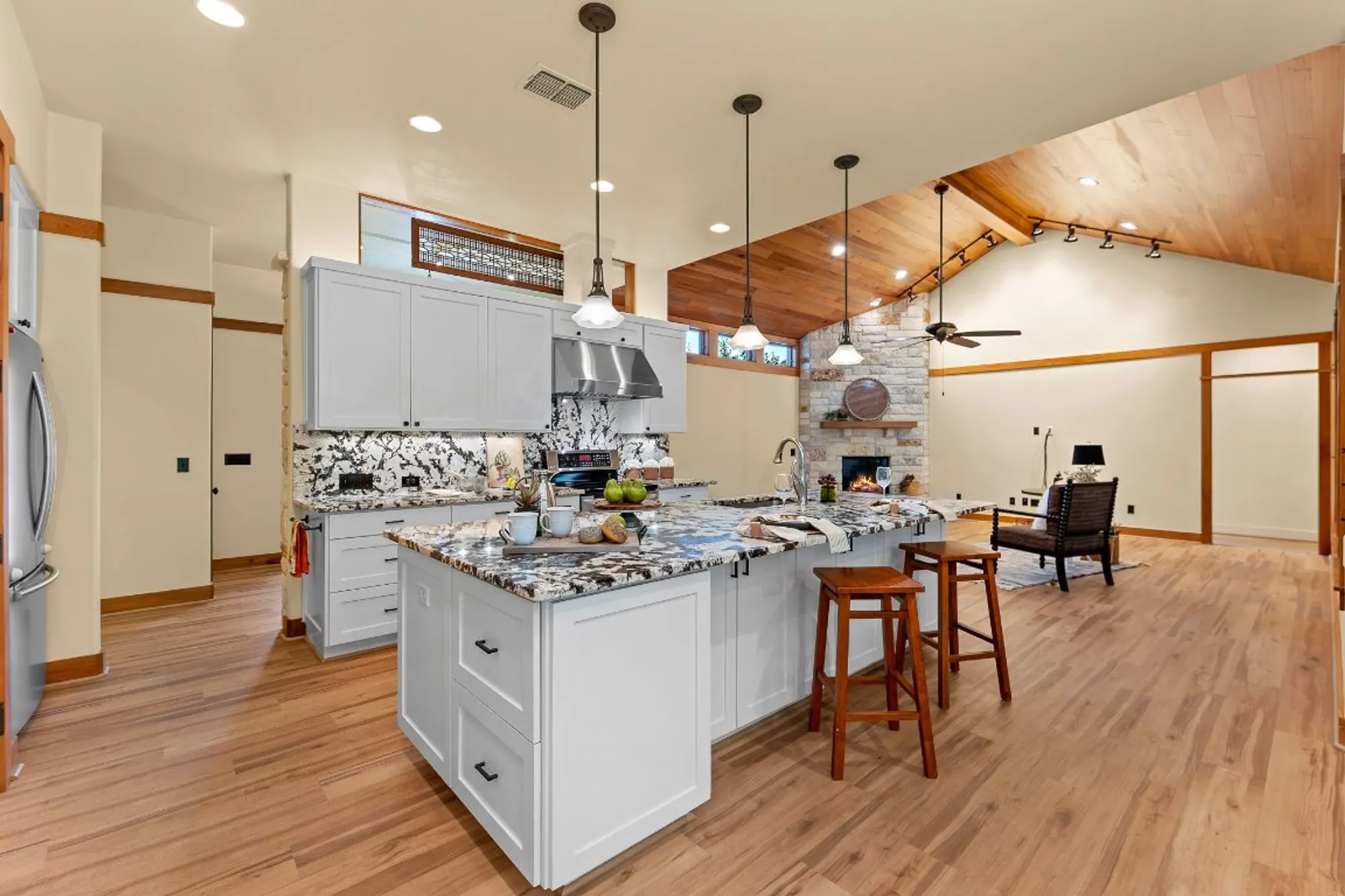 Property Slideshow image 15 of 40 | 102 potter ln, Georgetown, TX, 78633