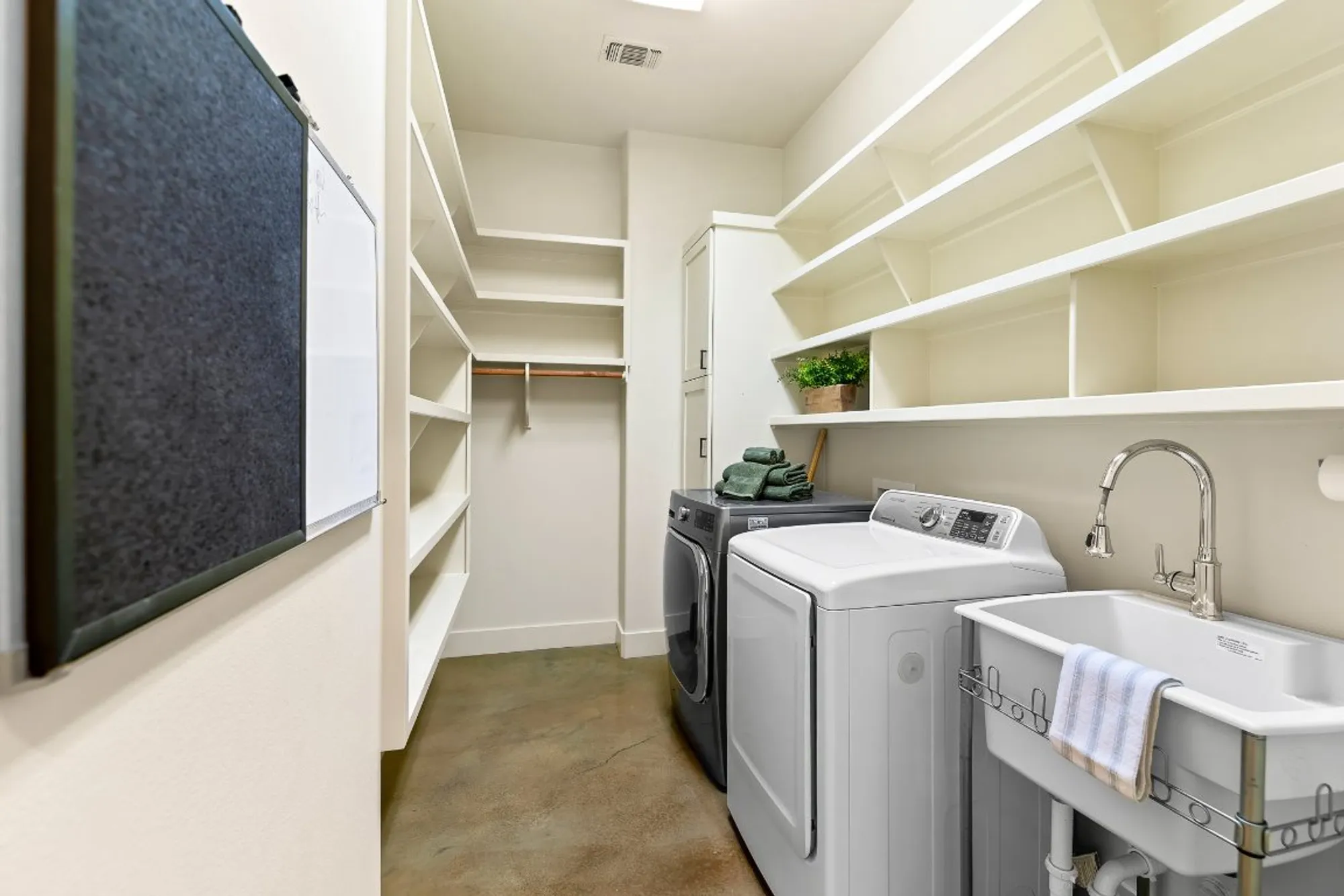 Property Slideshow image 19 of 40 | 102 potter ln, Georgetown, TX, 78633