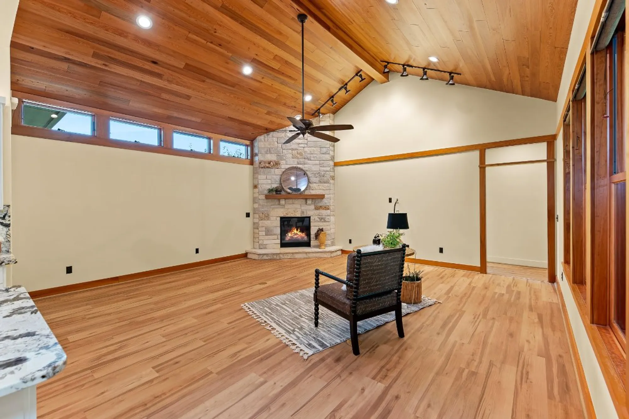 Property Slideshow image 11 of 40 | 102 potter ln, Georgetown, TX, 78633