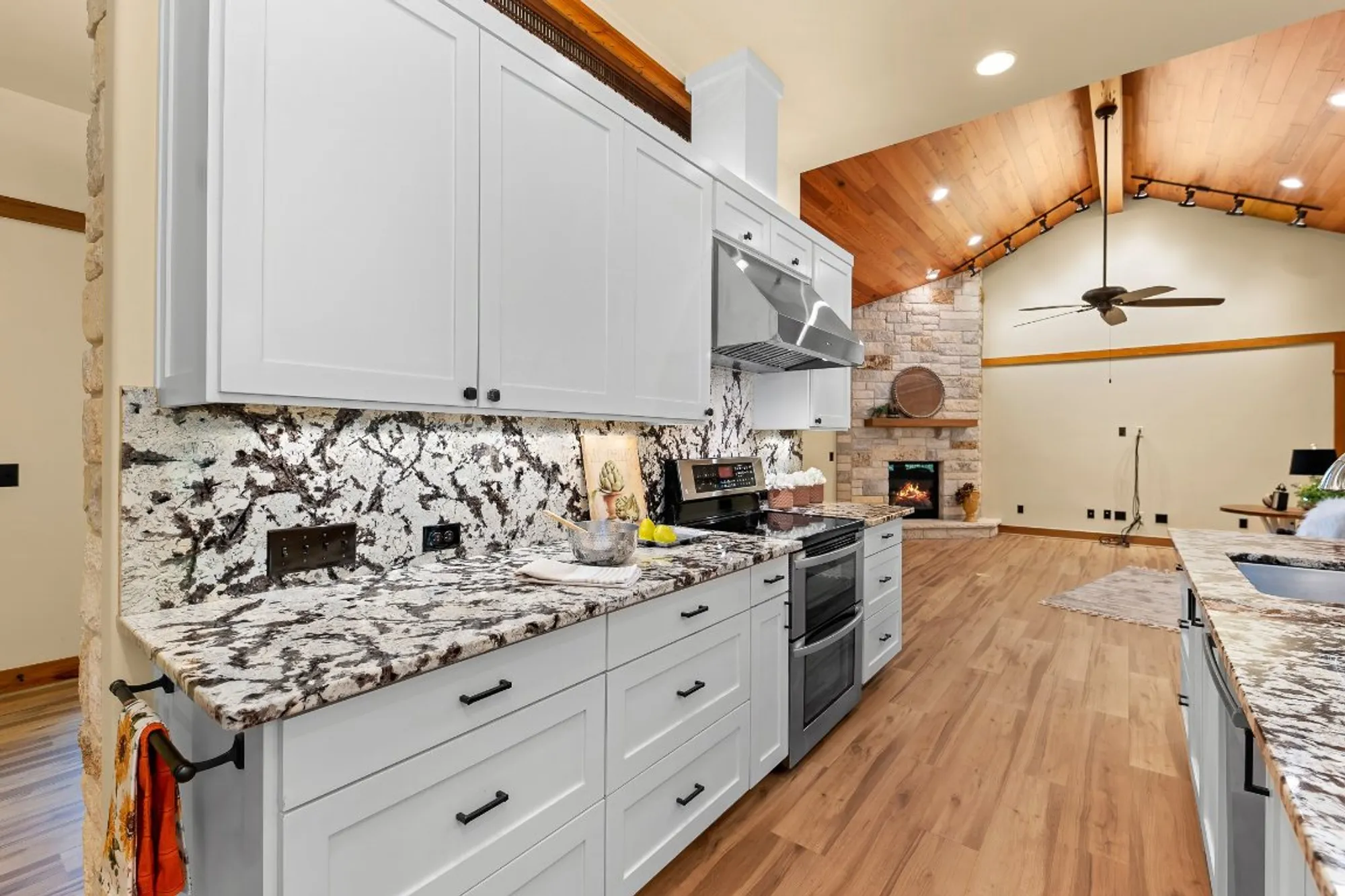 Property Slideshow image 12 of 40 | 102 potter ln, Georgetown, TX, 78633