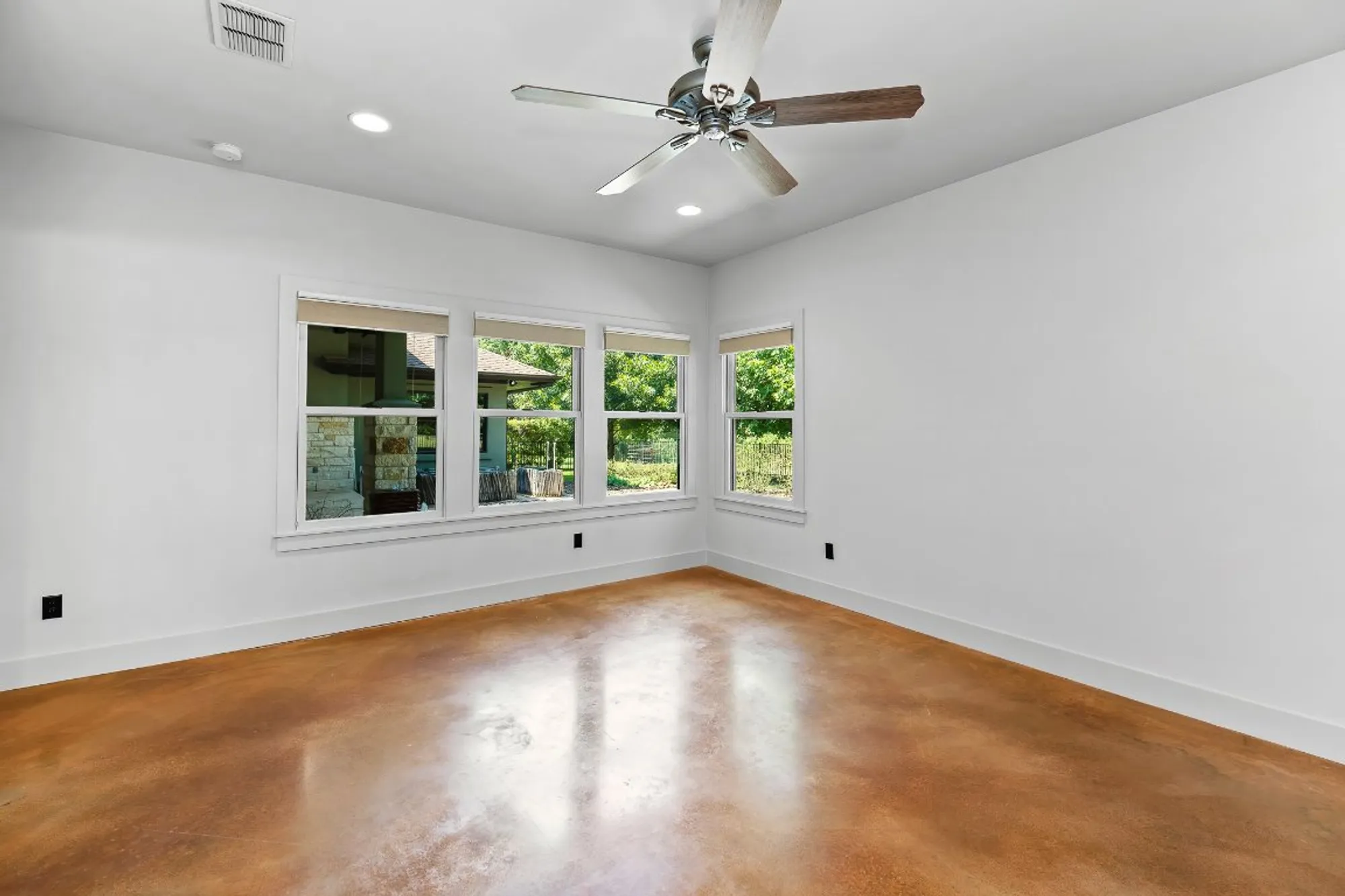 Property Slideshow image 20 of 40 | 102 potter ln, Georgetown, TX, 78633