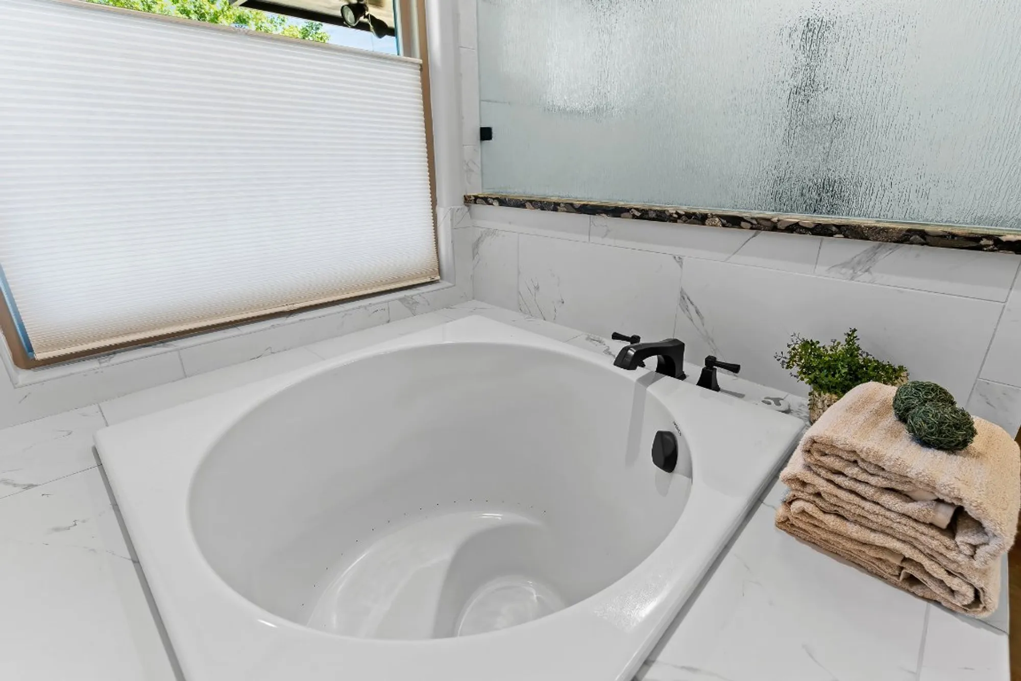 Property Slideshow image 23 of 40 | 102 potter ln, Georgetown, TX, 78633