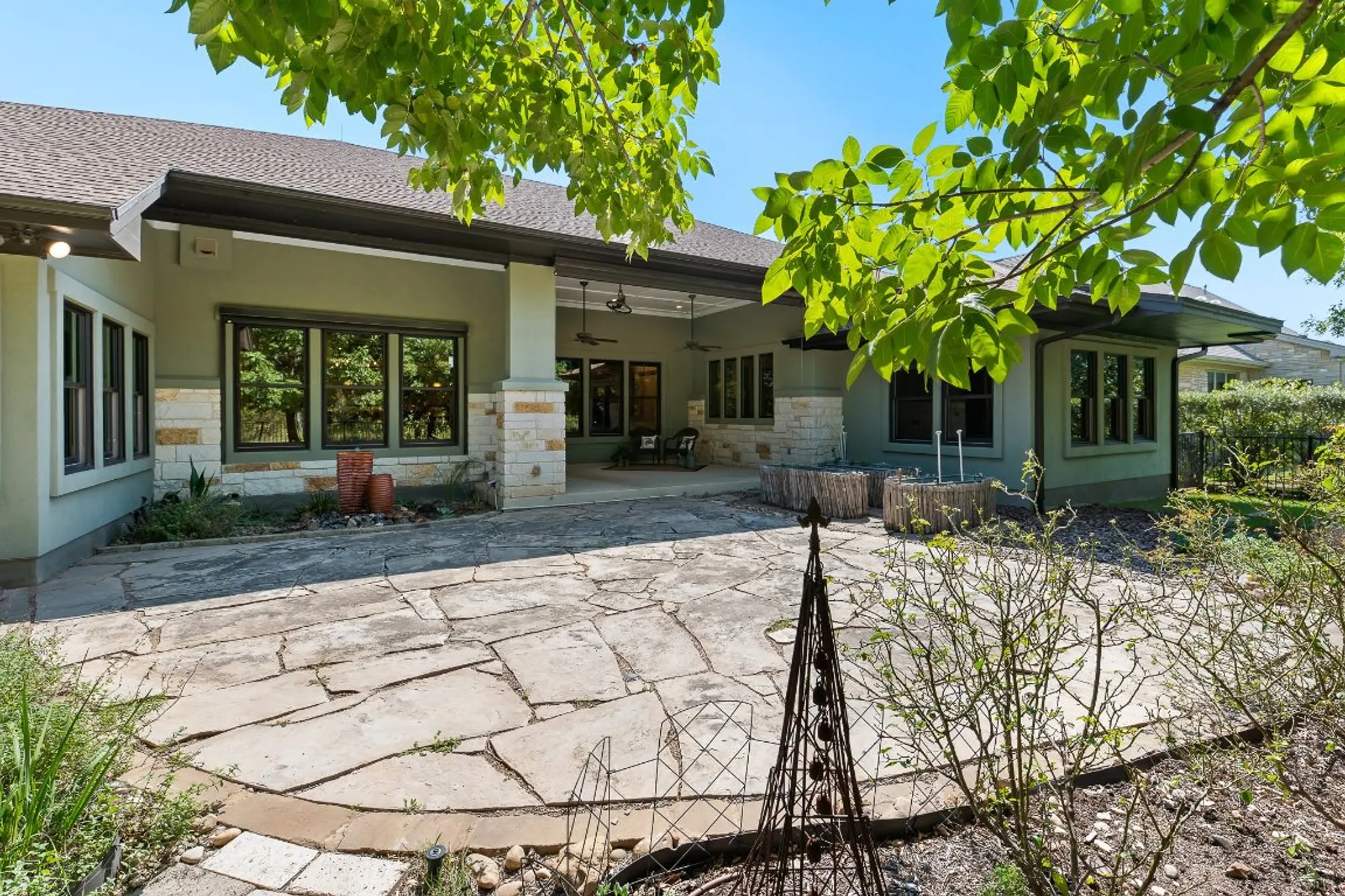 Property Slideshow image 35 of 40 | 102 potter ln, Georgetown, TX, 78633