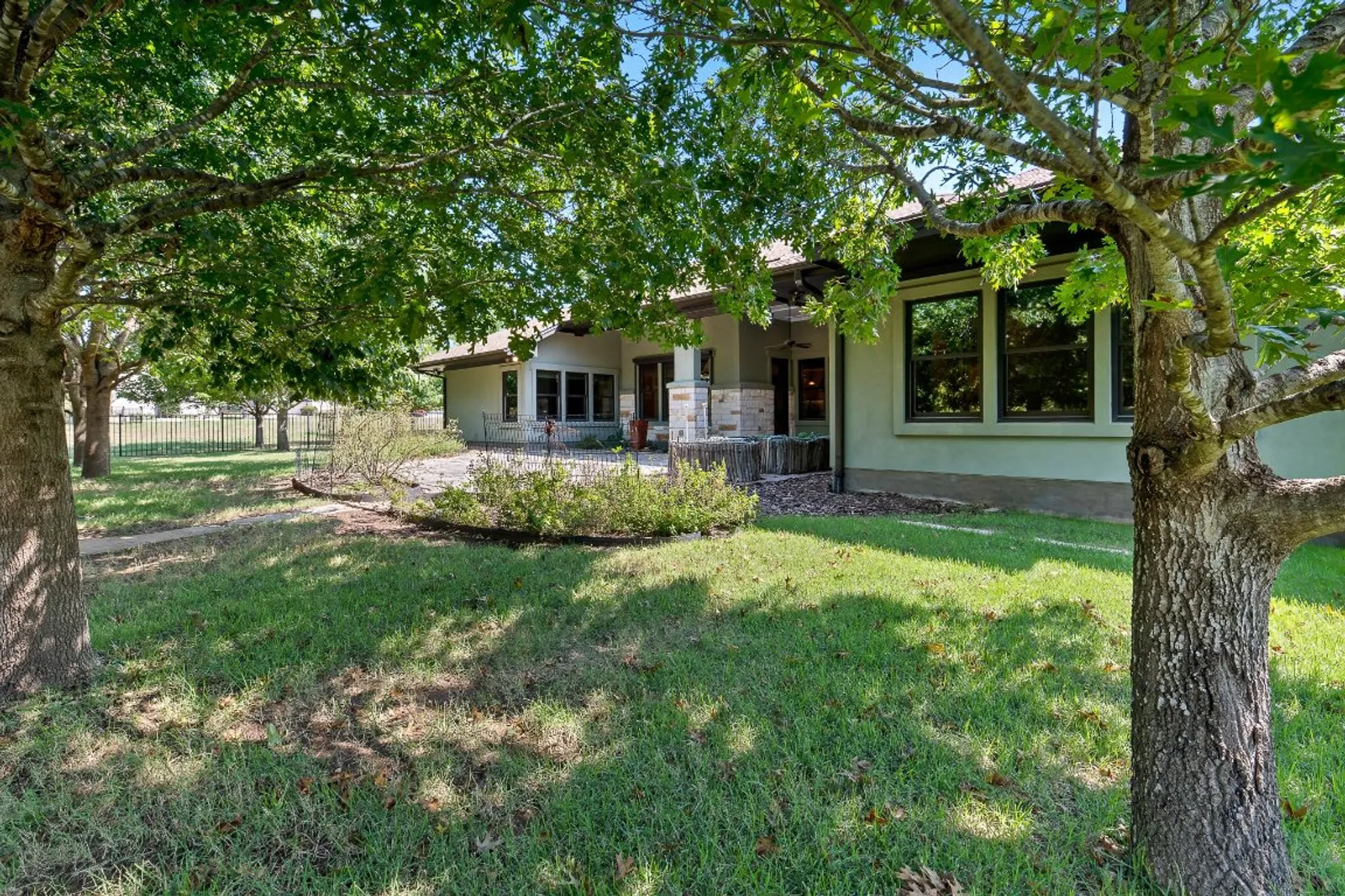 Property Slideshow image 36 of 40 | 102 potter ln, Georgetown, TX, 78633