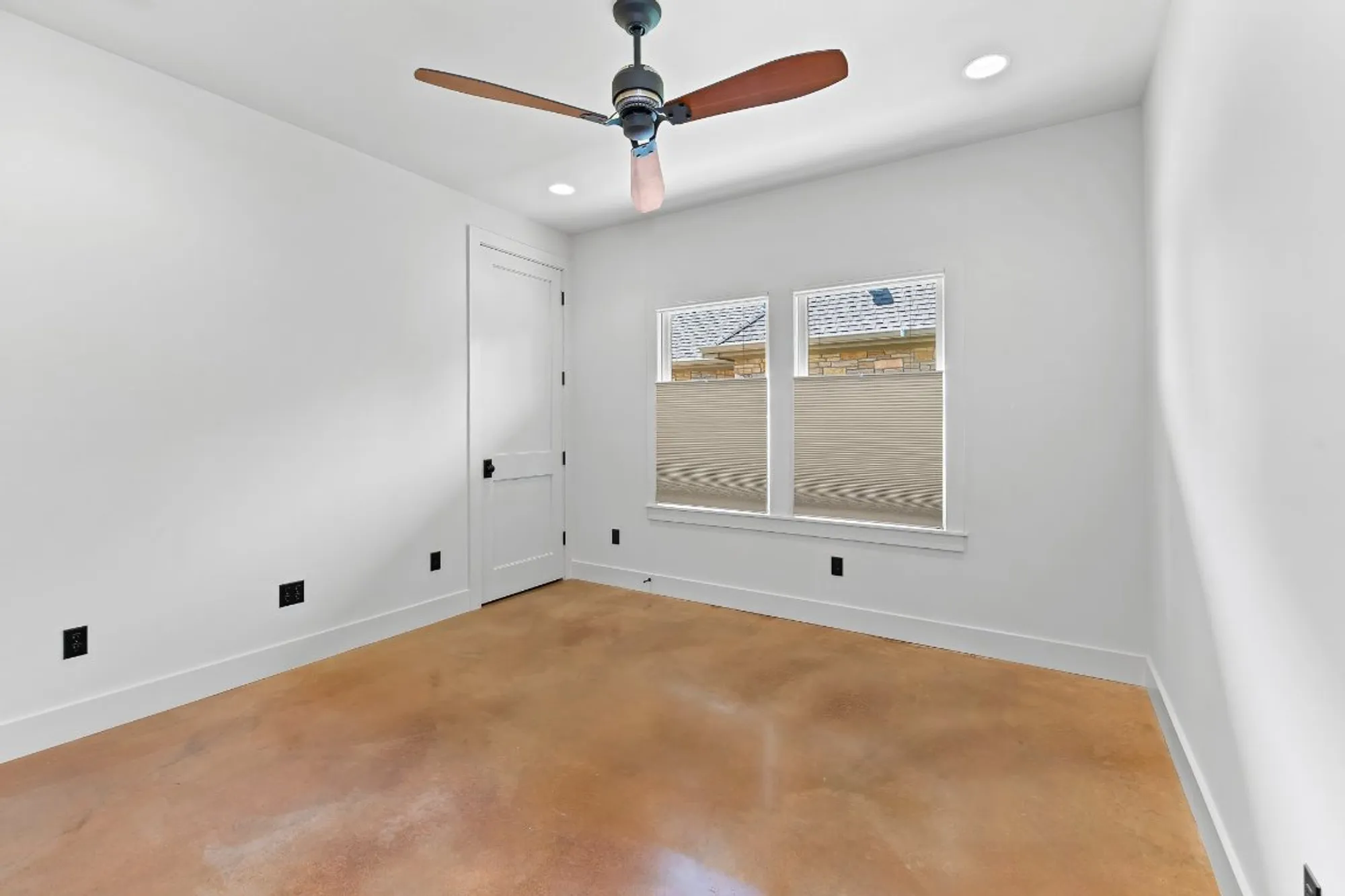 Property Slideshow image 31 of 40 | 102 potter ln, Georgetown, TX, 78633