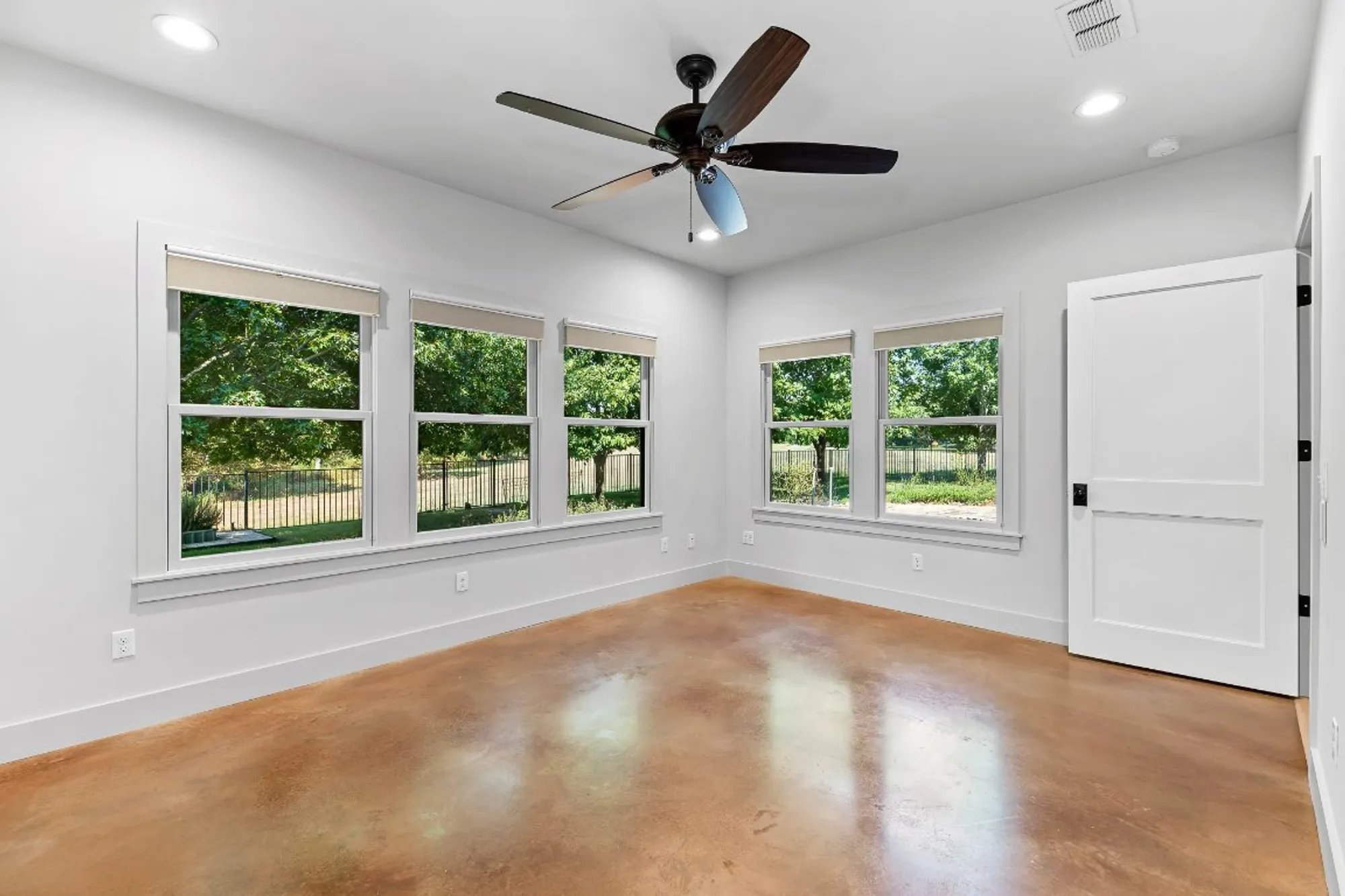 Property Slideshow image 33 of 40 | 102 potter ln, Georgetown, TX, 78633