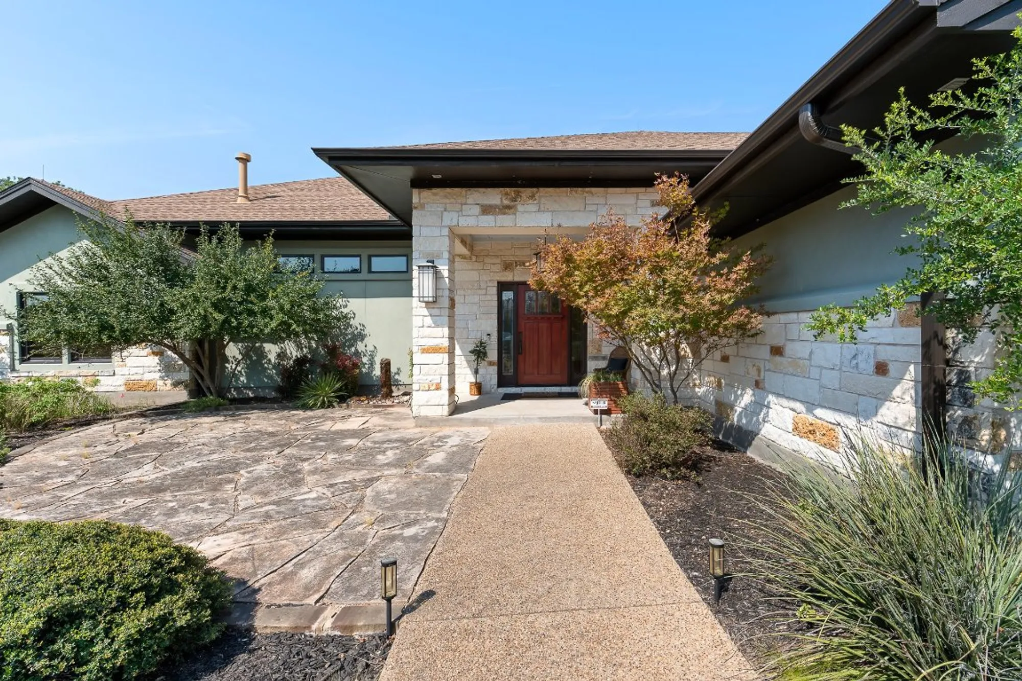 Property Slideshow image 4 of 40 | 102 potter ln, Georgetown, TX, 78633