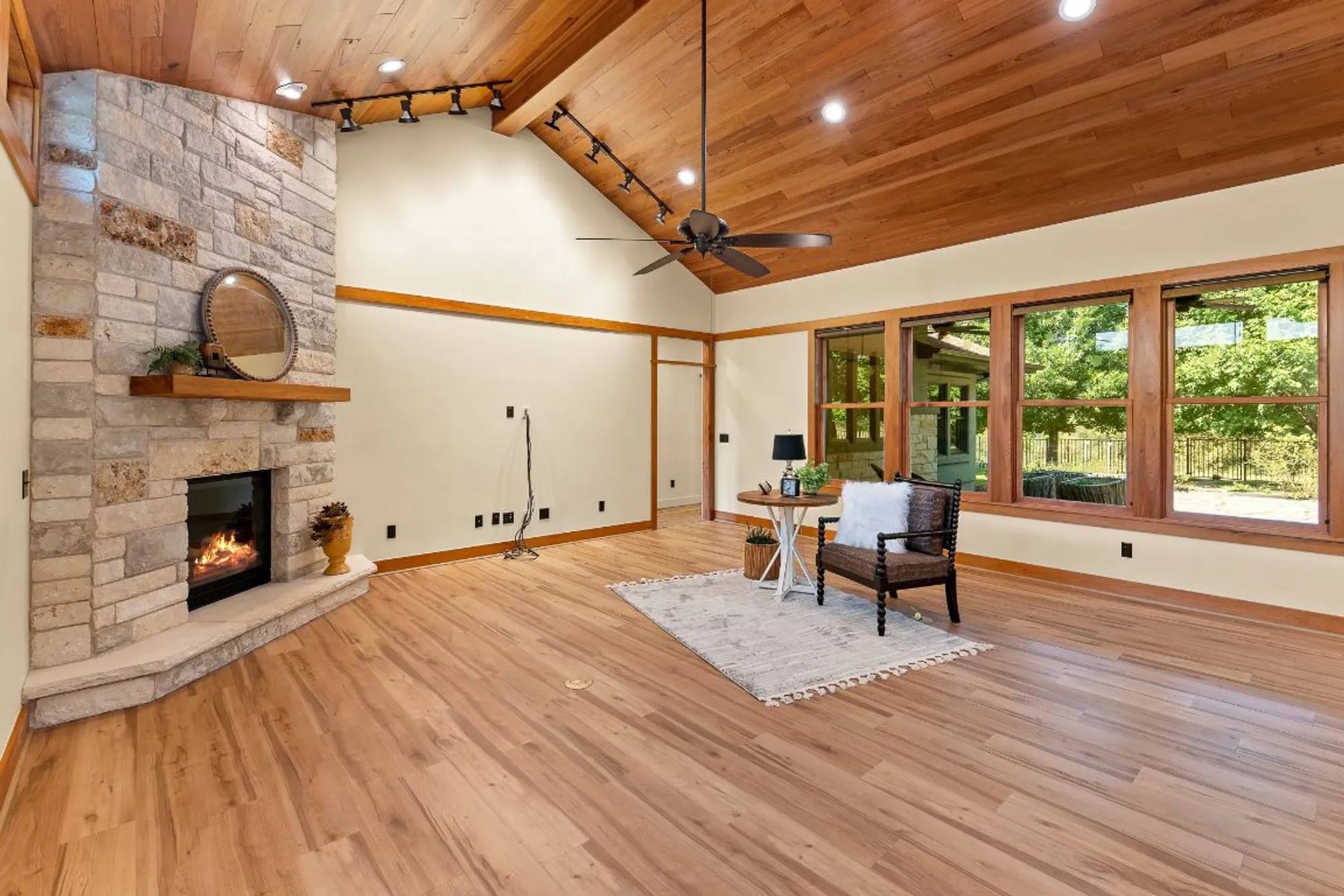 Property Slideshow image 9 of 40 | 102 potter ln, Georgetown, TX, 78633