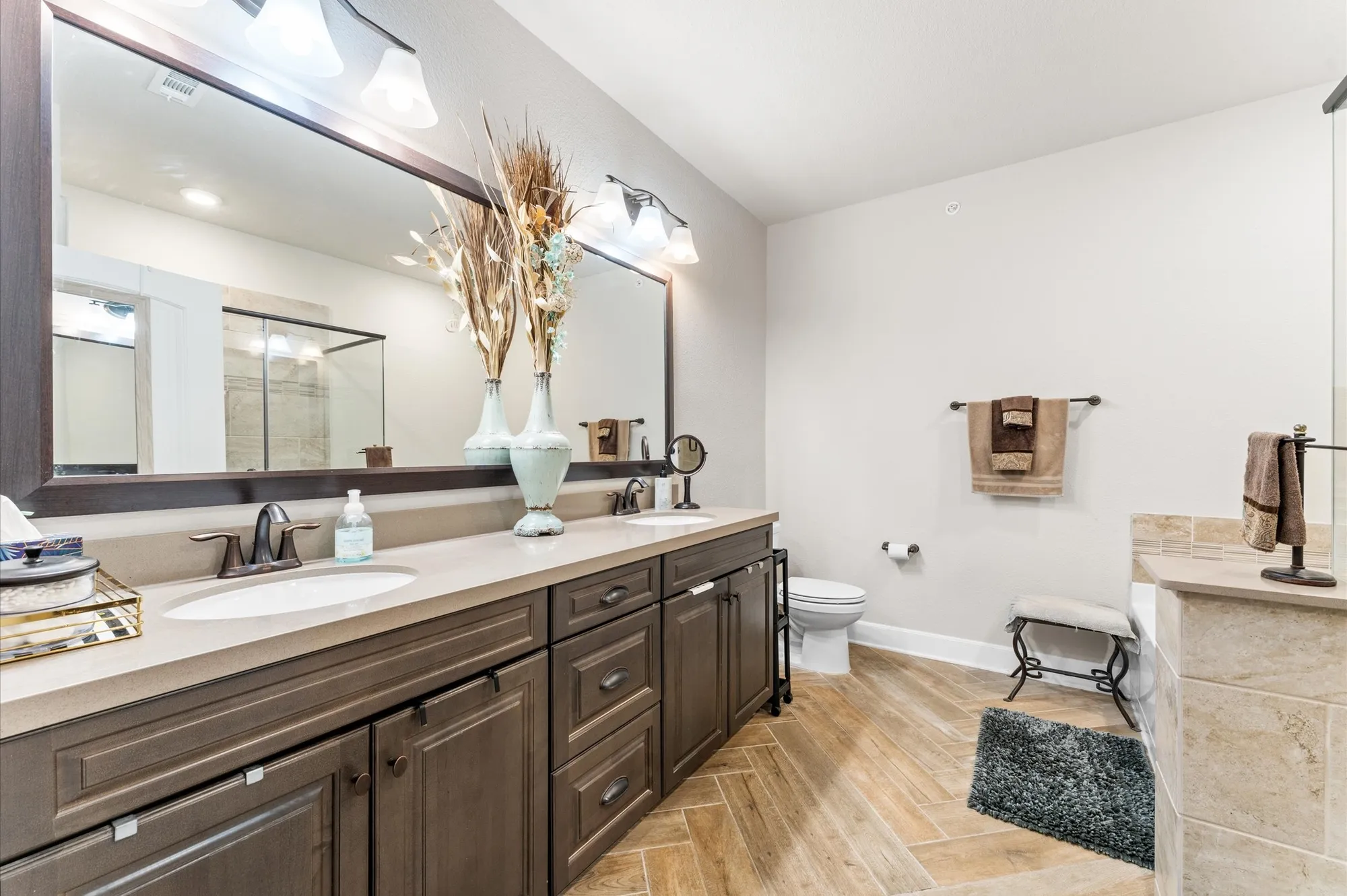 Property Slideshow image 17 of 32 | 6804 westview dr apt 2201, Houston, TX, 77055