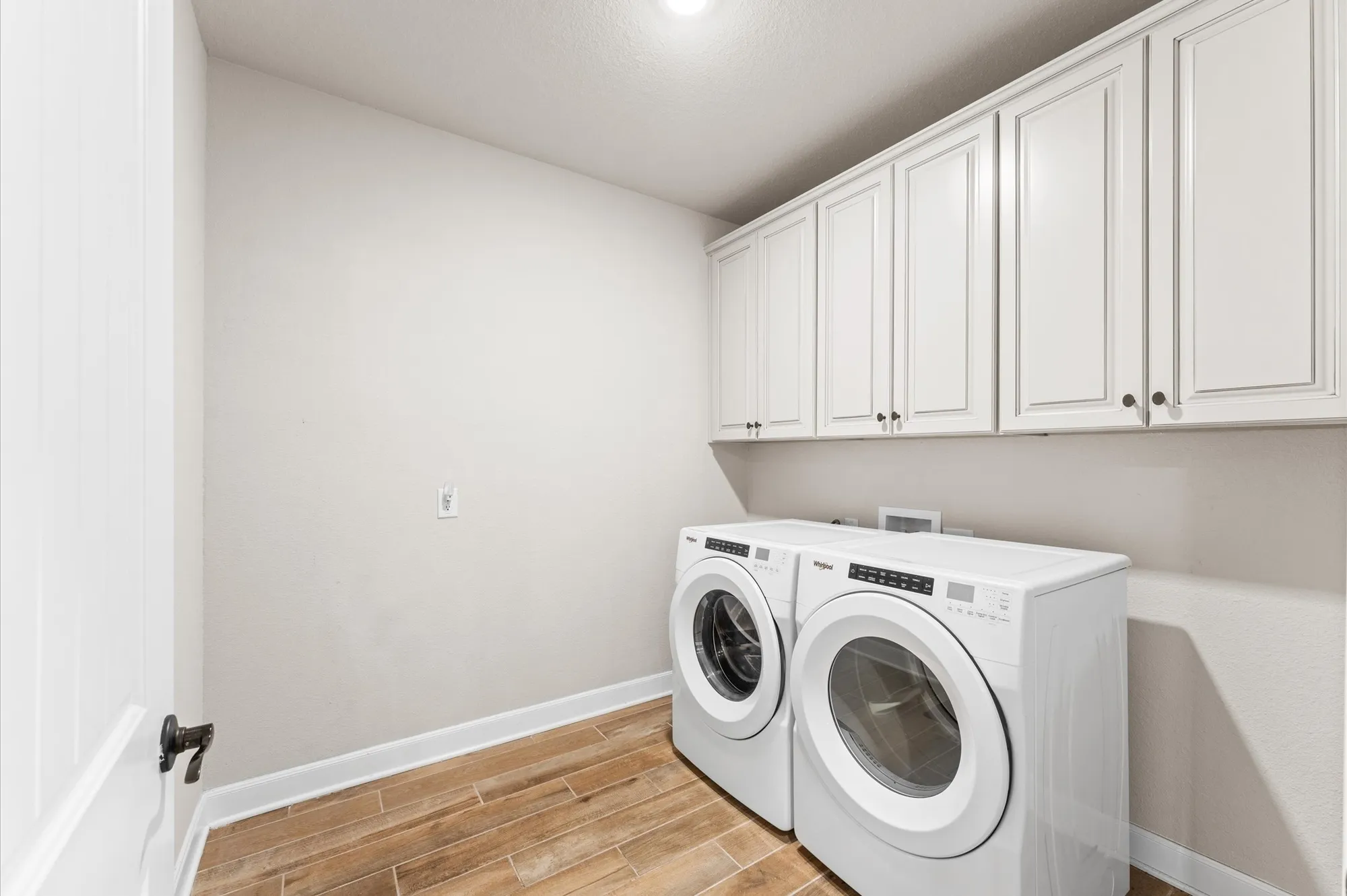 Property Slideshow image 12 of 32 | 6804 westview dr apt 2201, Houston, TX, 77055