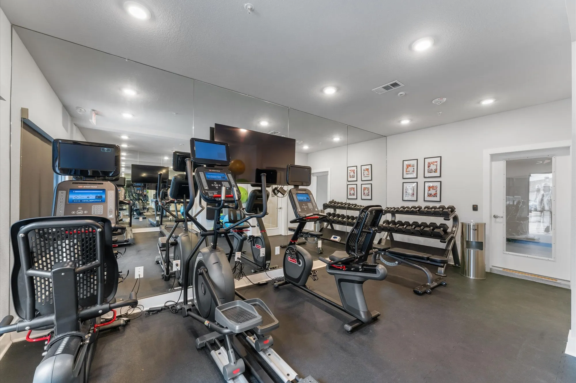 Property Slideshow image 27 of 32 | 6804 westview dr apt 2201, Houston, TX, 77055