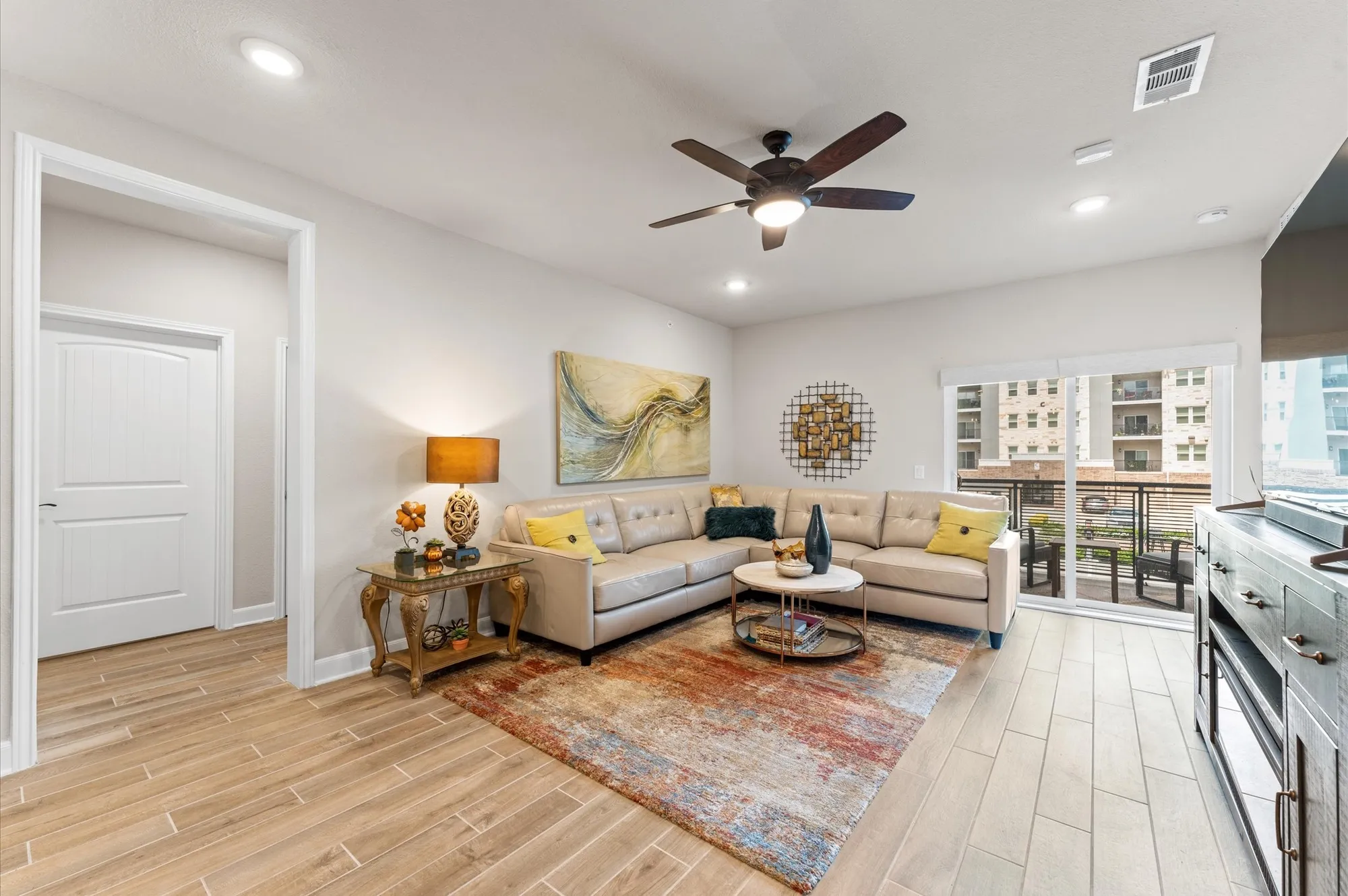 Property Slideshow image 4 of 32 | 6804 westview dr apt 2201, Houston, TX, 77055