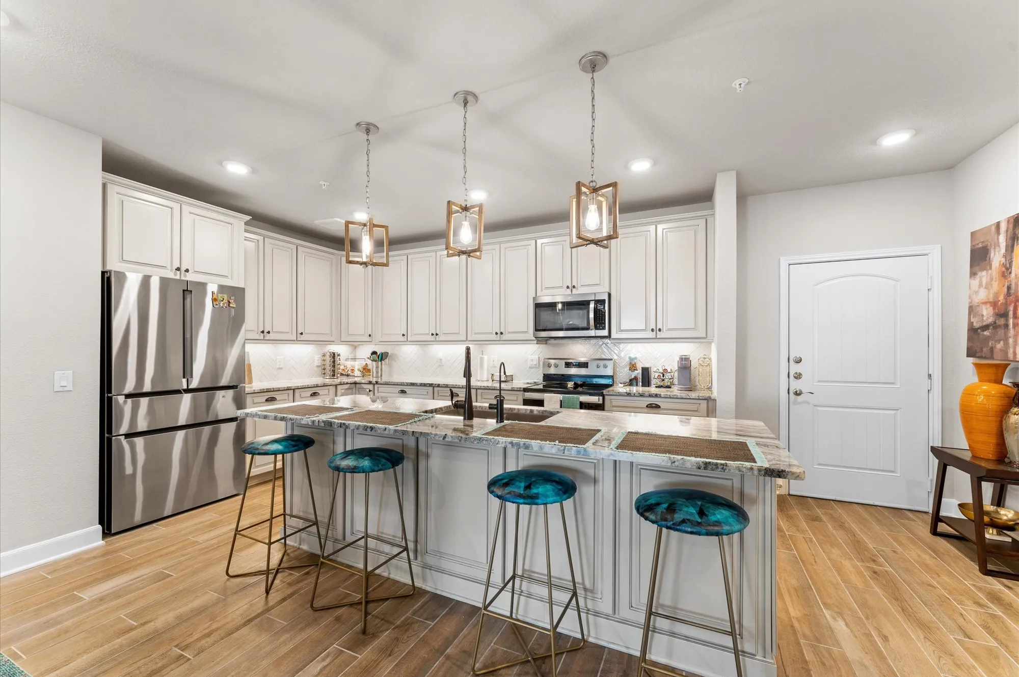 Property Slideshow image 9 of 32 | 6804 westview dr apt 2201, Houston, TX, 77055