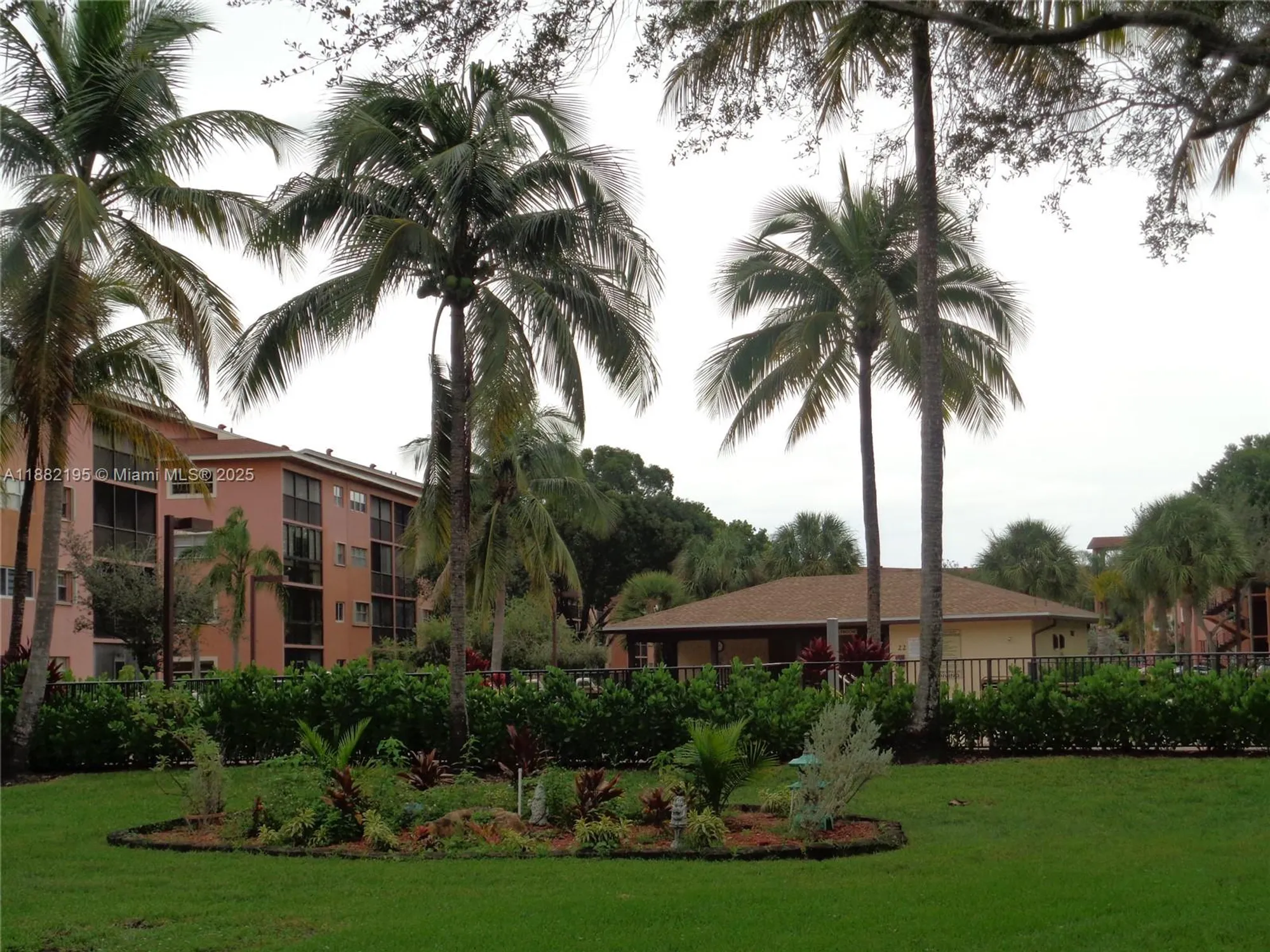 Property Slideshow image 7 of 52 | 701 sw 141st ave 412r, Pembroke Pines, FL, 33027