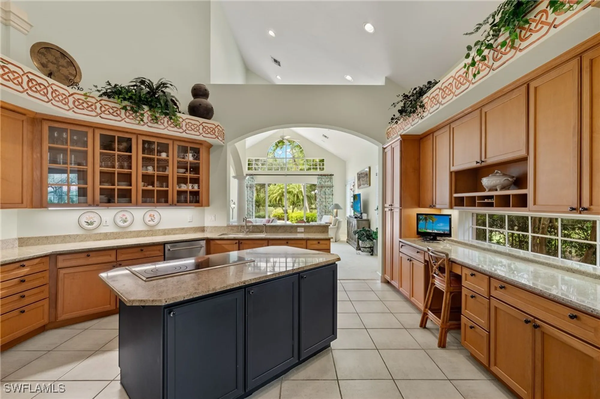 Property Slideshow image 11 of 41 | 7005 verde way, Naples, FL, 34108