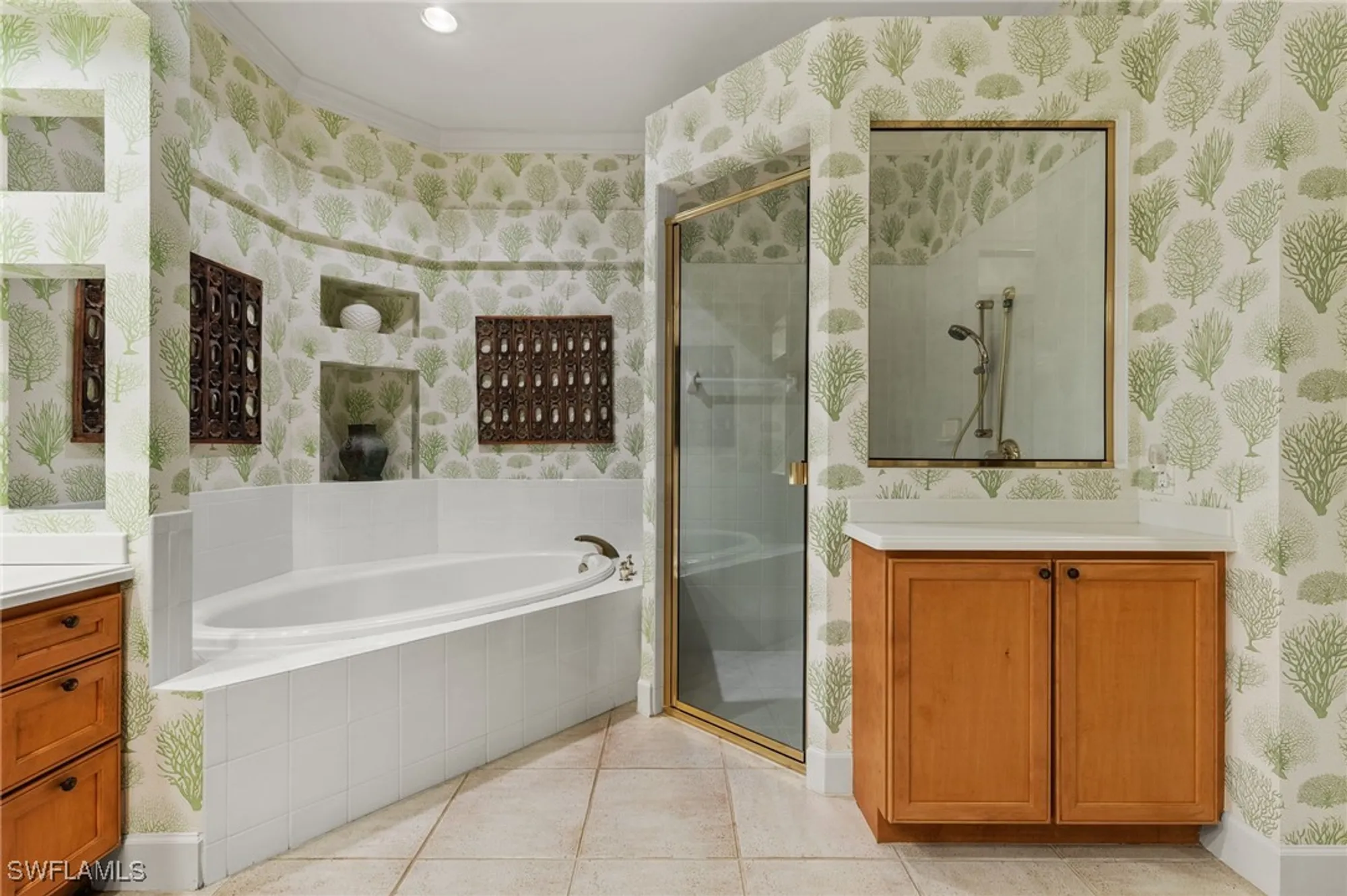 Property Slideshow image 22 of 41 | 7005 verde way, Naples, FL, 34108