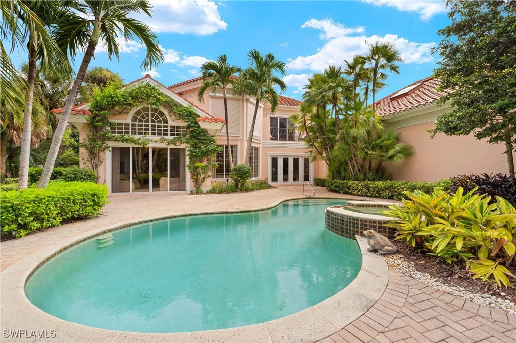 Property Slideshow image 34 of 41 | 7005 verde way, Naples, FL, 34108