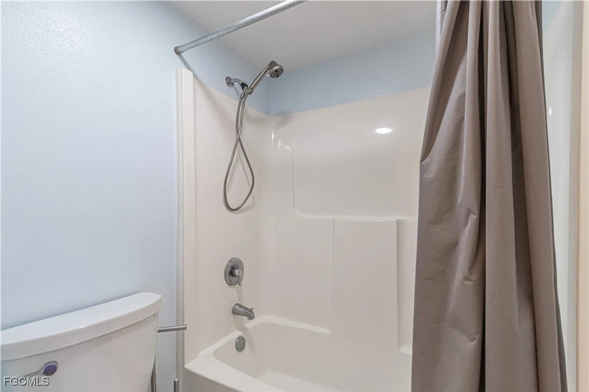 Property Slideshow image 11 of 37 | 7410 lake breeze dr apt 203, Fort Myers, FL, 33907