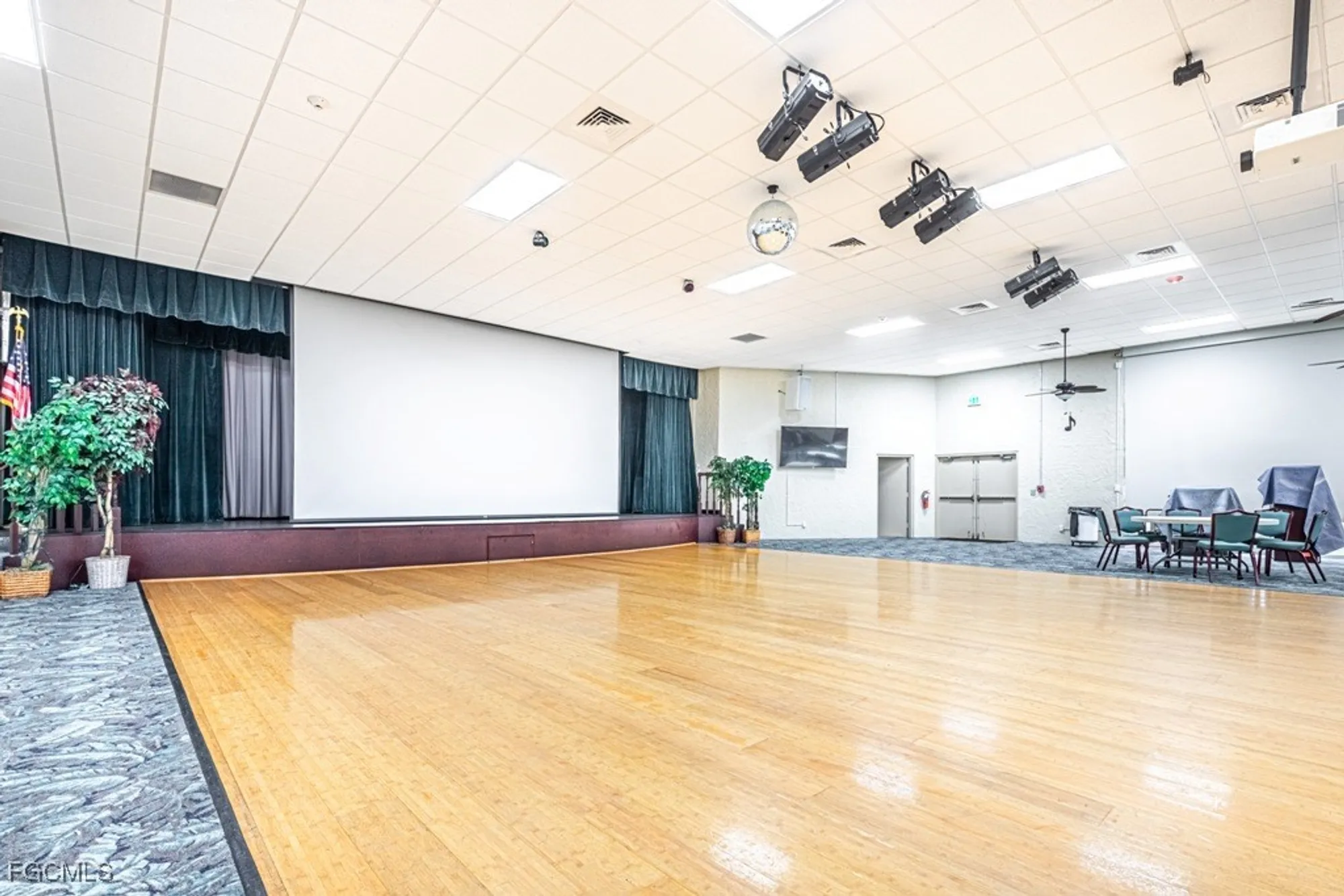 Property Slideshow image 31 of 37 | 7410 lake breeze dr apt 203, Fort Myers, FL, 33907