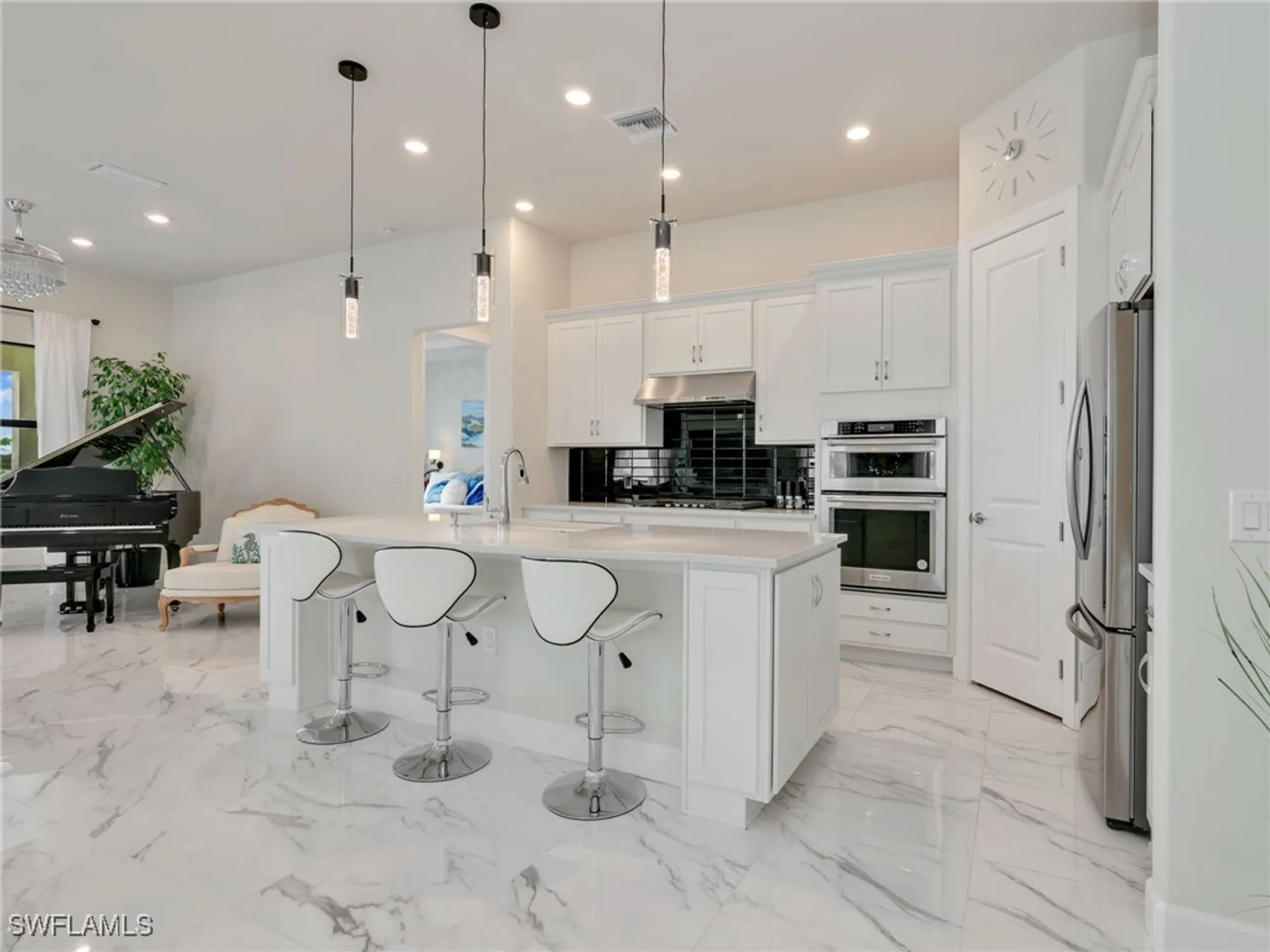 Property Slideshow image 14 of 44 | 19724 aqua view ln, Fort Myers, FL, 33913