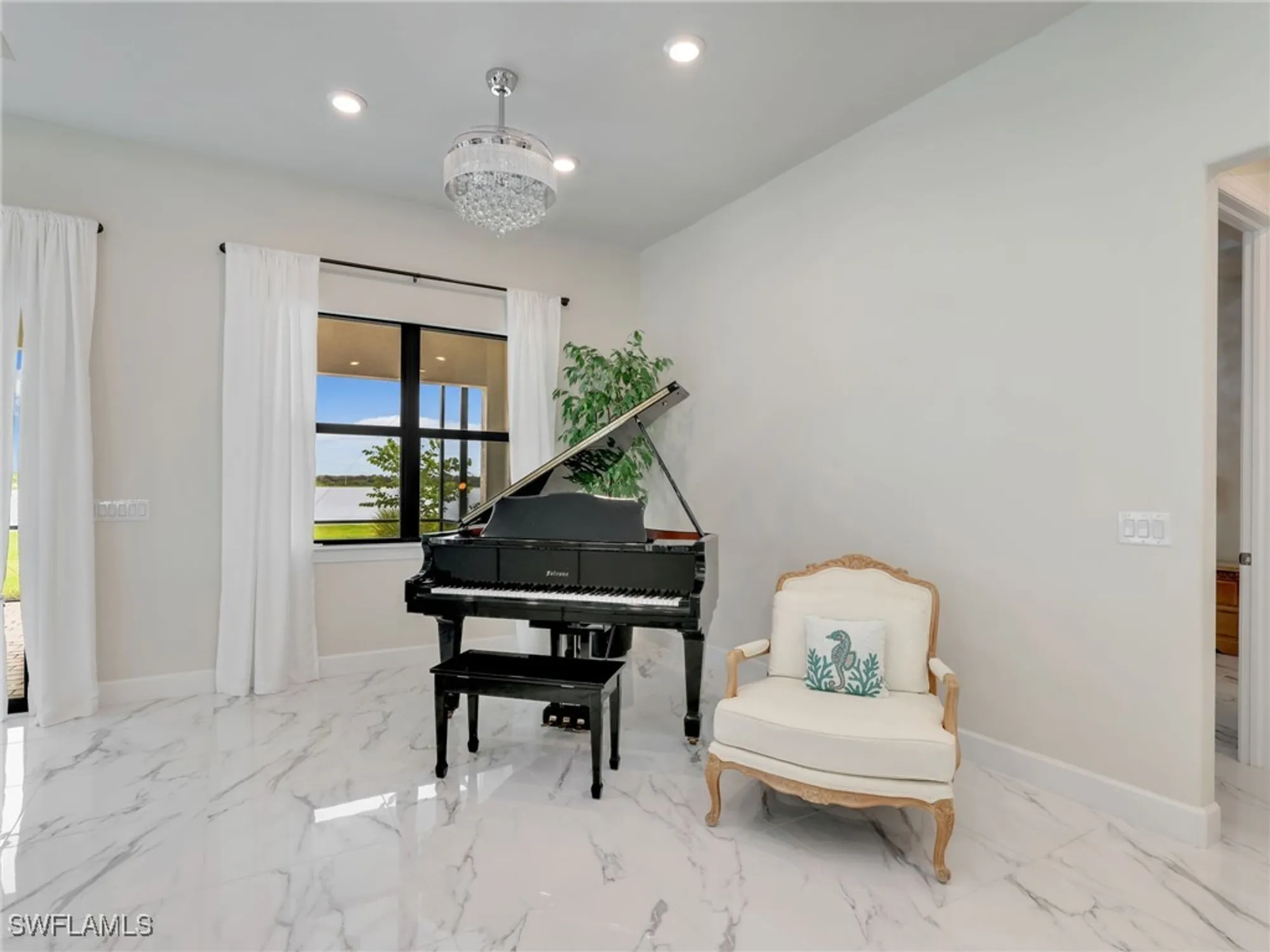 Property Slideshow image 13 of 44 | 19724 aqua view ln, Fort Myers, FL, 33913