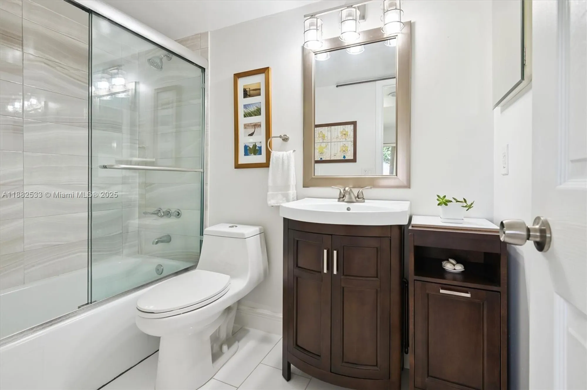 Property Slideshow image 12 of 27 | 611 s hollybrook dr apt 205, Pembroke Pines, FL, 33025