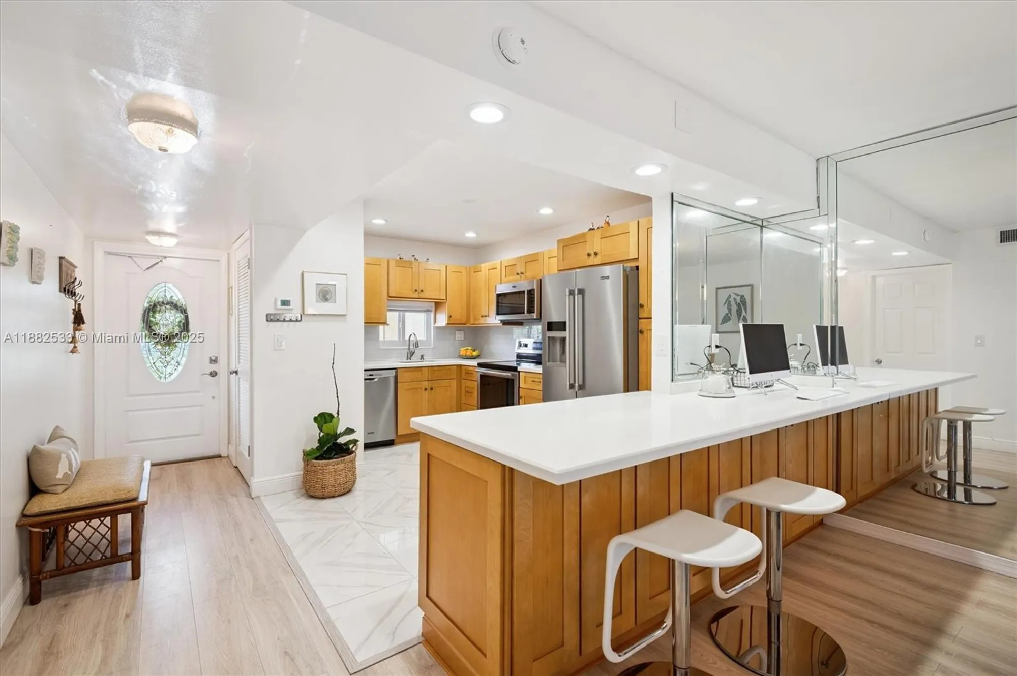 Property Slideshow image 7 of 27 | 611 s hollybrook dr apt 205, Pembroke Pines, FL, 33025