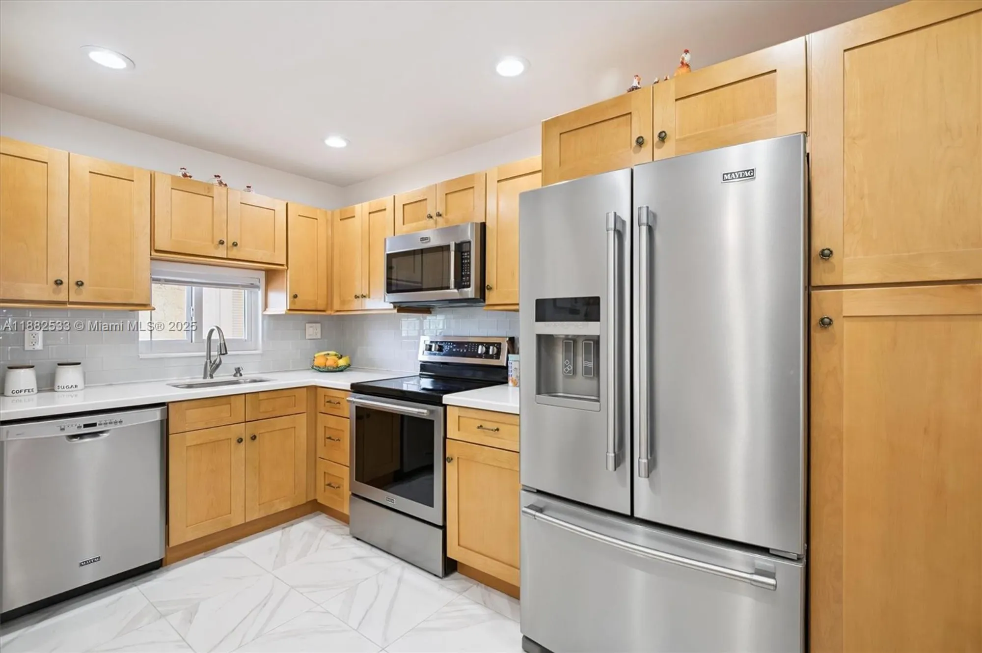 Property Slideshow image 8 of 27 | 611 s hollybrook dr apt 205, Pembroke Pines, FL, 33025