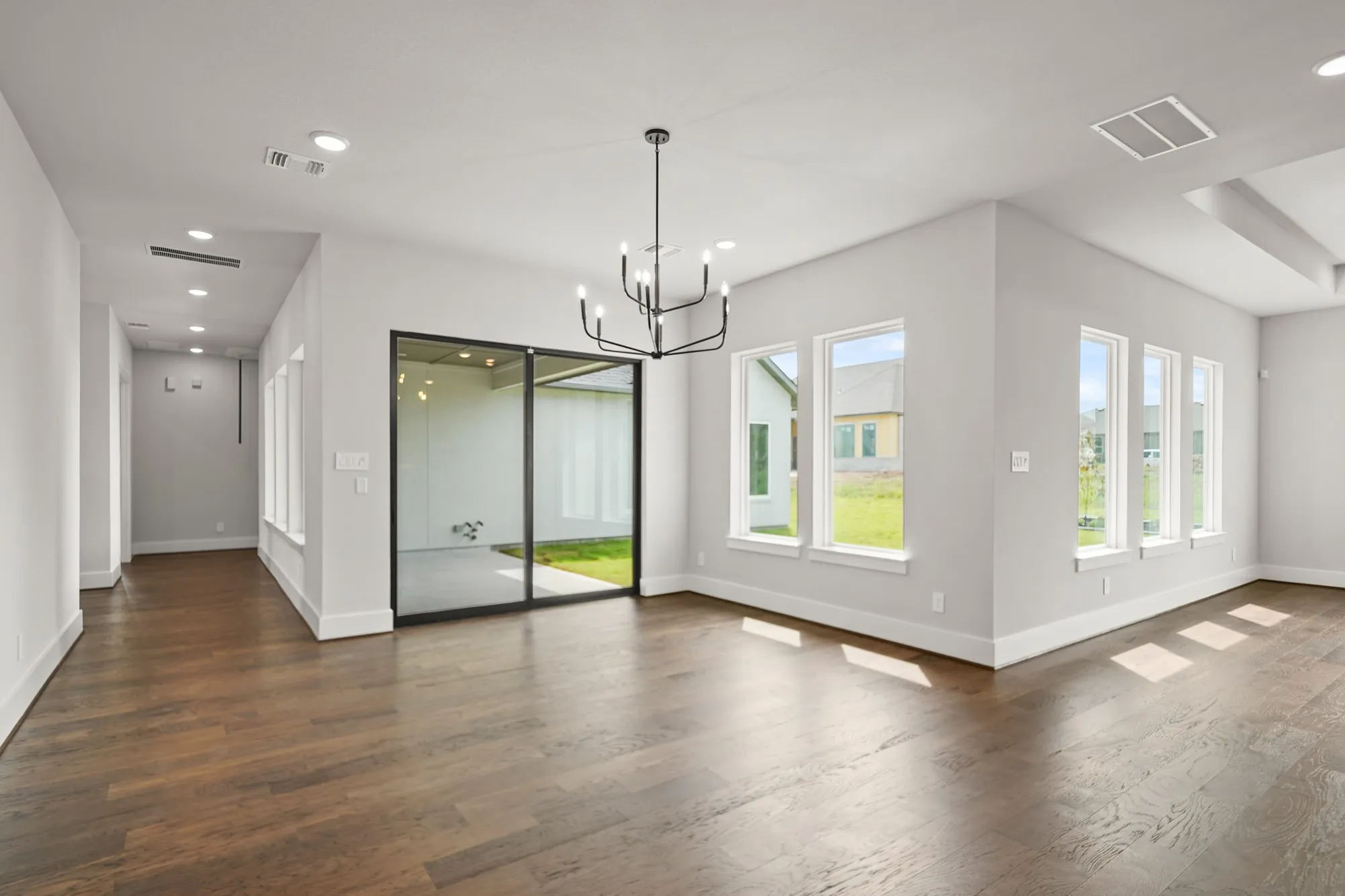 Property Slideshow image 14 of 45 | 15012 lakeline green ln, Willis, TX, 77318