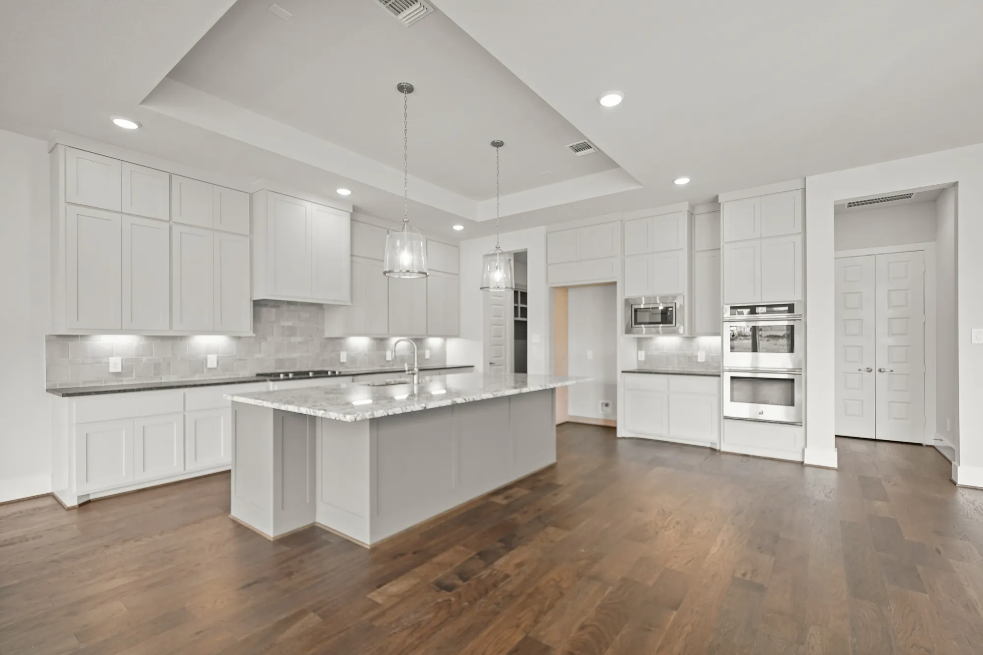 Property Slideshow image 16 of 45 | 15012 lakeline green ln, Willis, TX, 77318