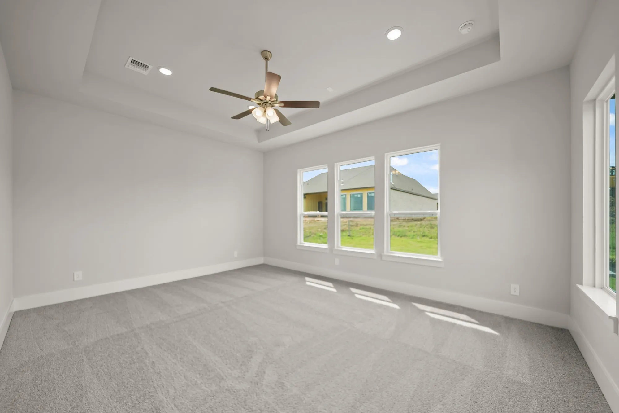 Property Slideshow image 33 of 45 | 15012 lakeline green ln, Willis, TX, 77318