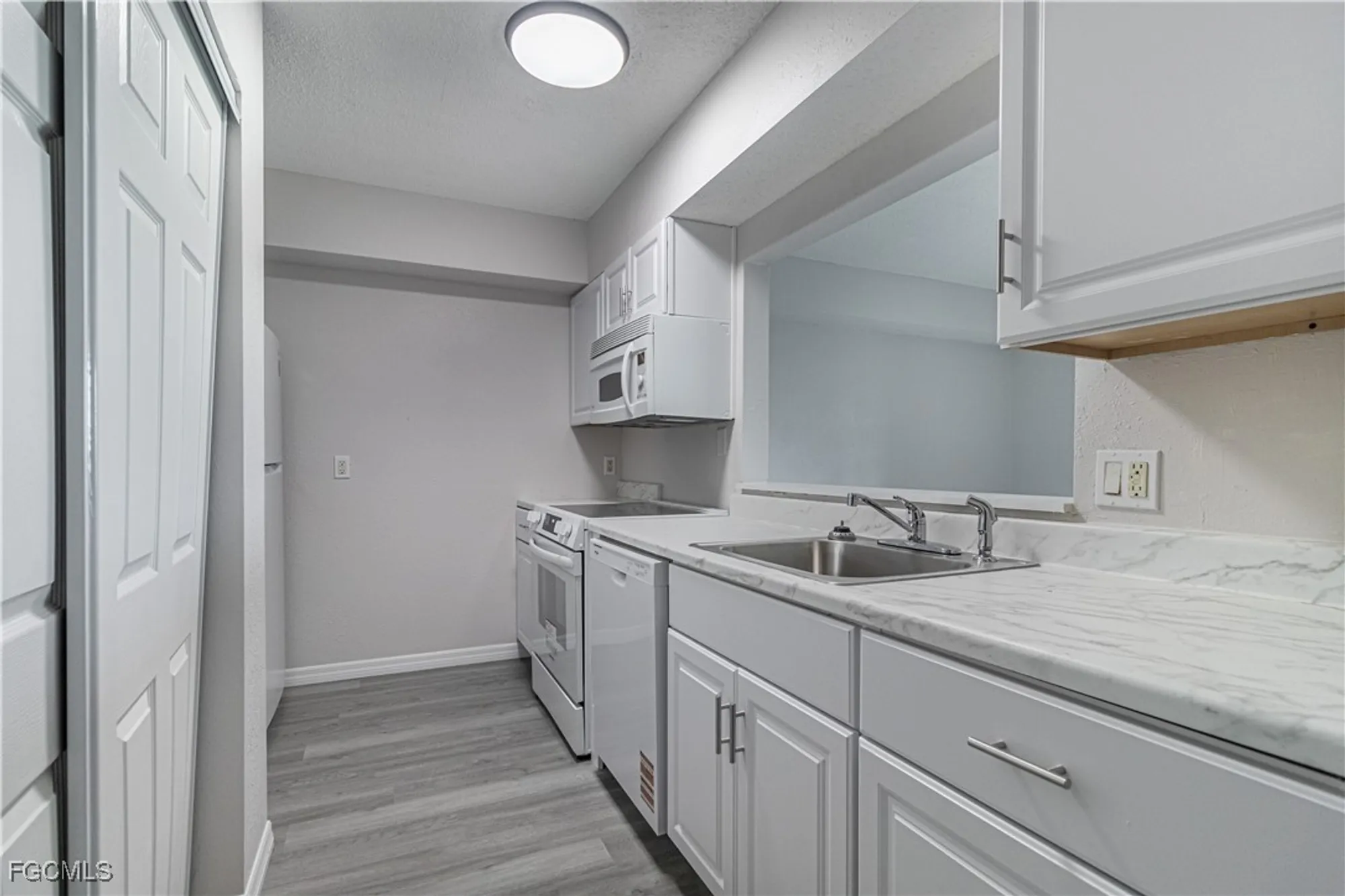 Property Slideshow image 5 of 34 | 7410 lake breeze dr 508, Fort Myers, FL, 33907