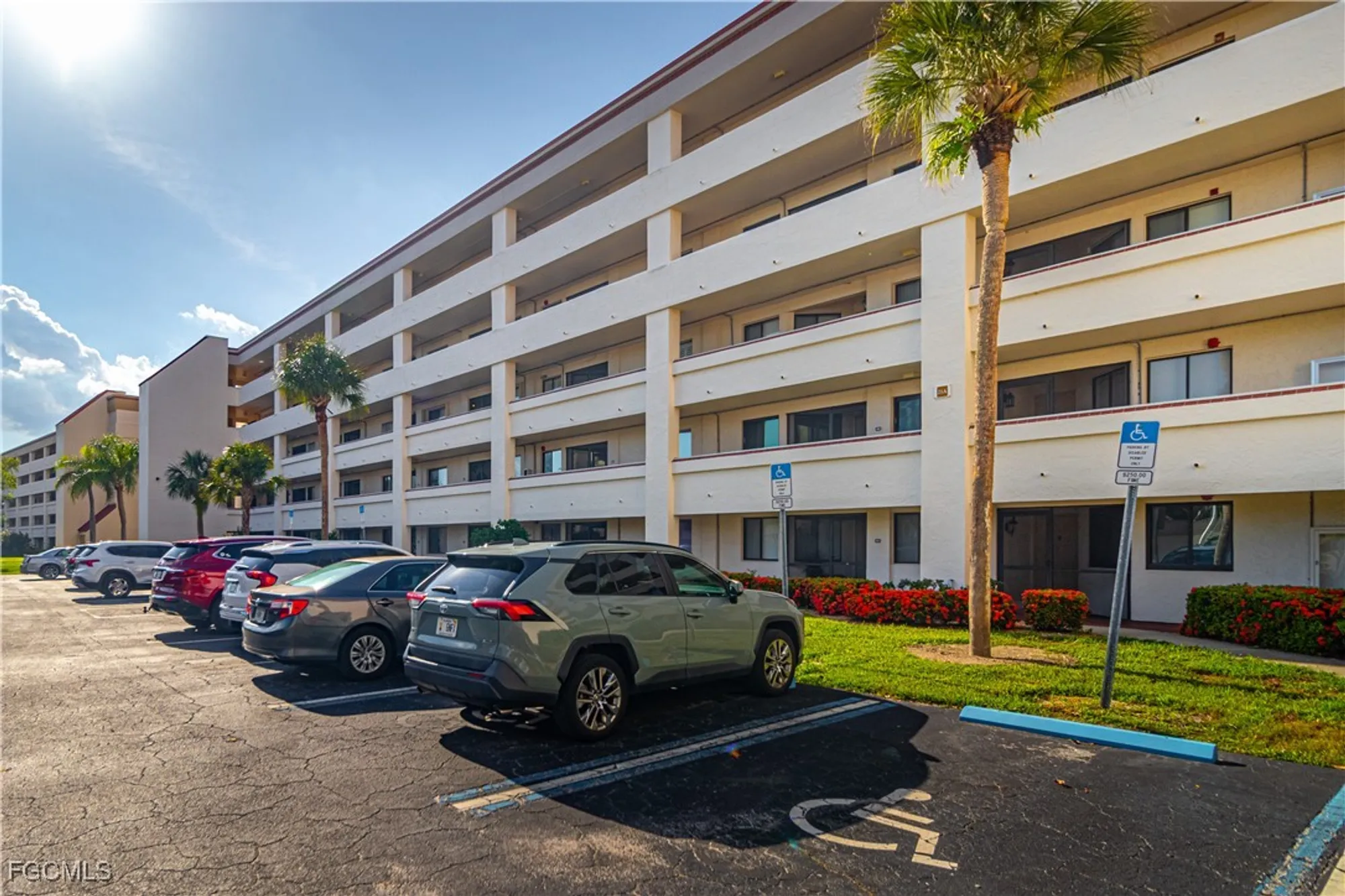 Property Slideshow image 9 of 34 | 7410 lake breeze dr 508, Fort Myers, FL, 33907