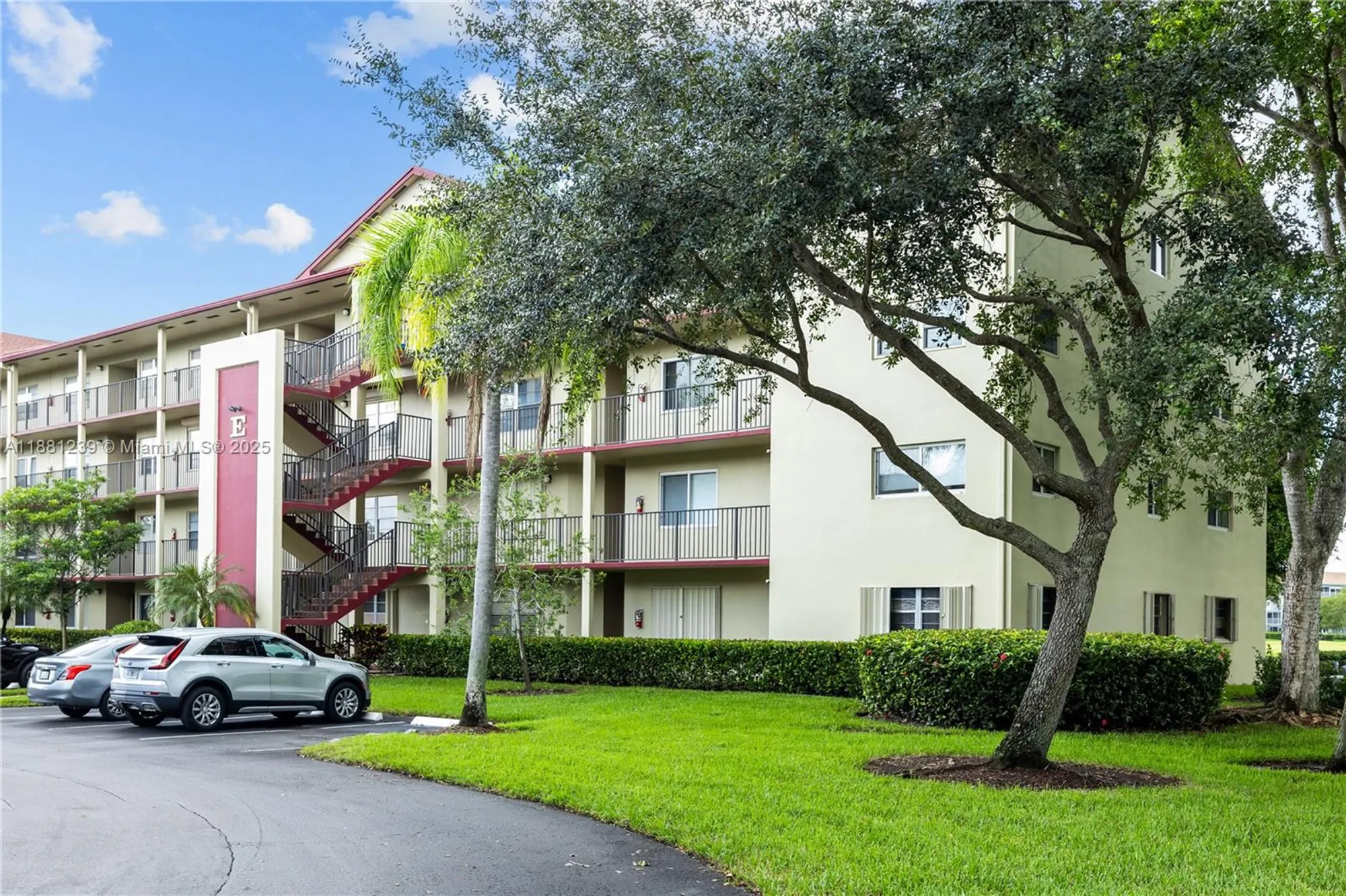 Property Slideshow image 23 of 37 | 901 sw 128th ave 212e, Pembroke Pines, FL, 33027