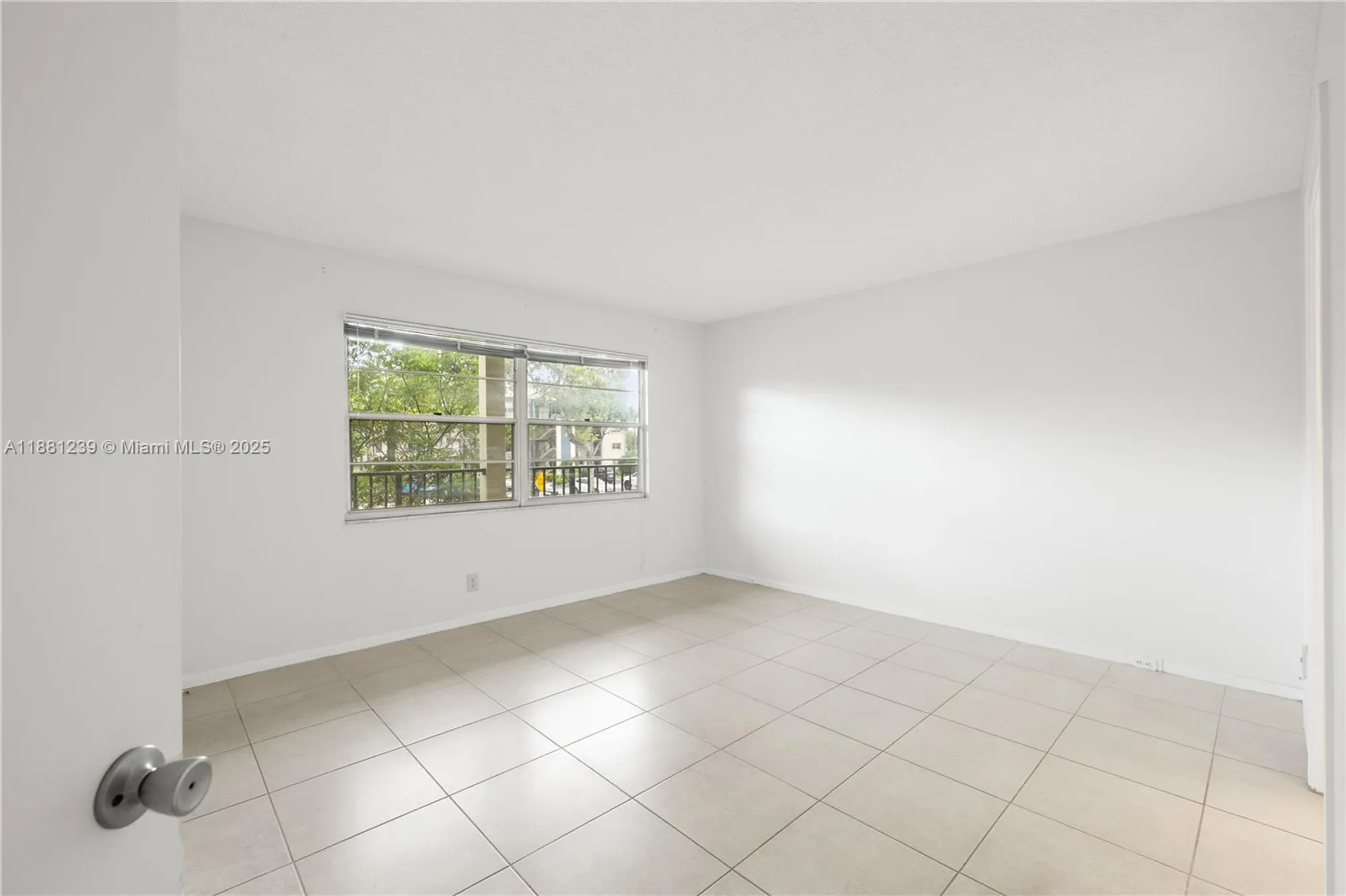 Property Slideshow image 8 of 37 | 901 sw 128th ave 212e, Pembroke Pines, FL, 33027