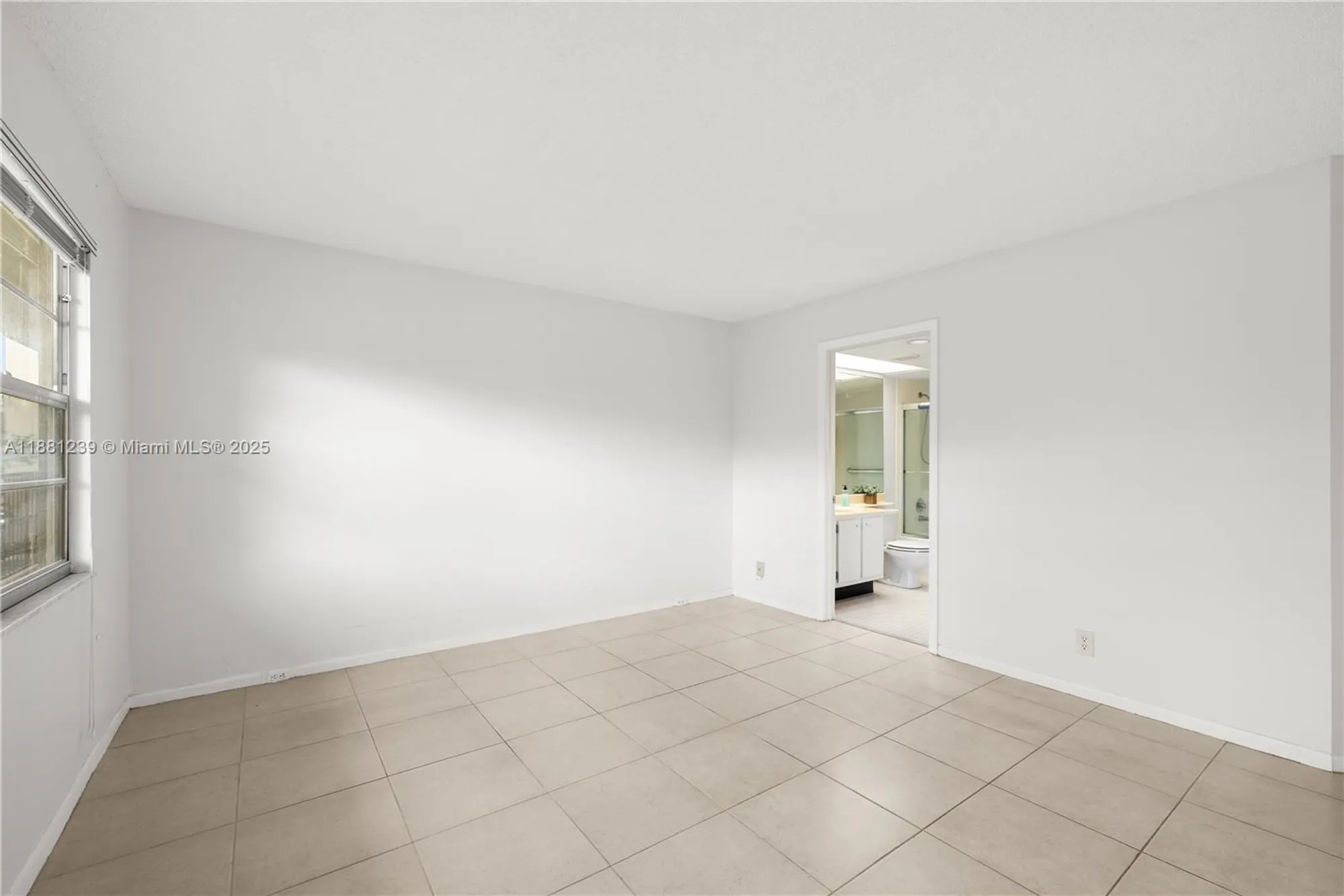 Property Slideshow image 9 of 37 | 901 sw 128th ave 212e, Pembroke Pines, FL, 33027