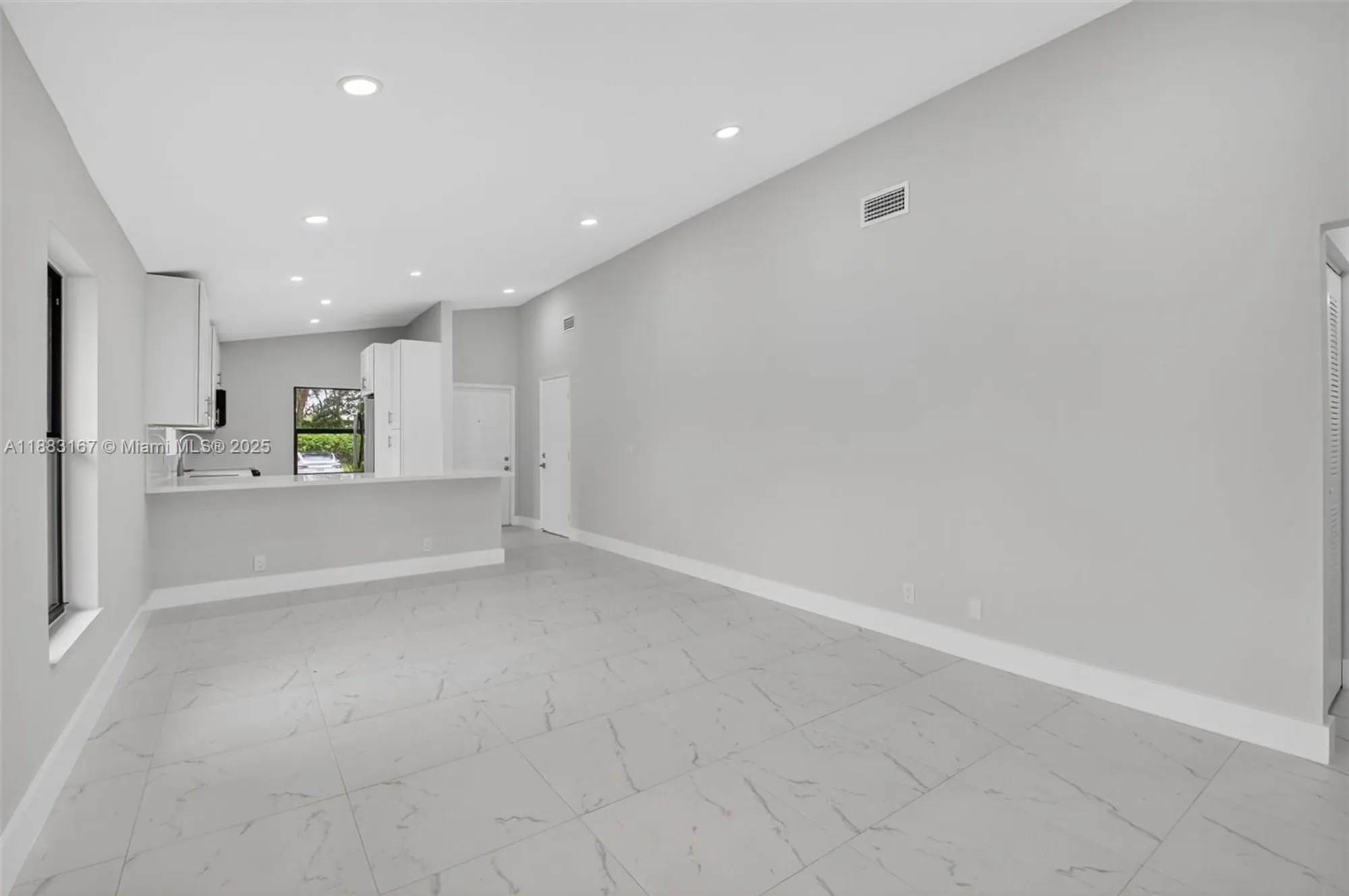 Property Slideshow image 14 of 57 | 8067 summerbreeze ln, Boca Raton, FL, 33496