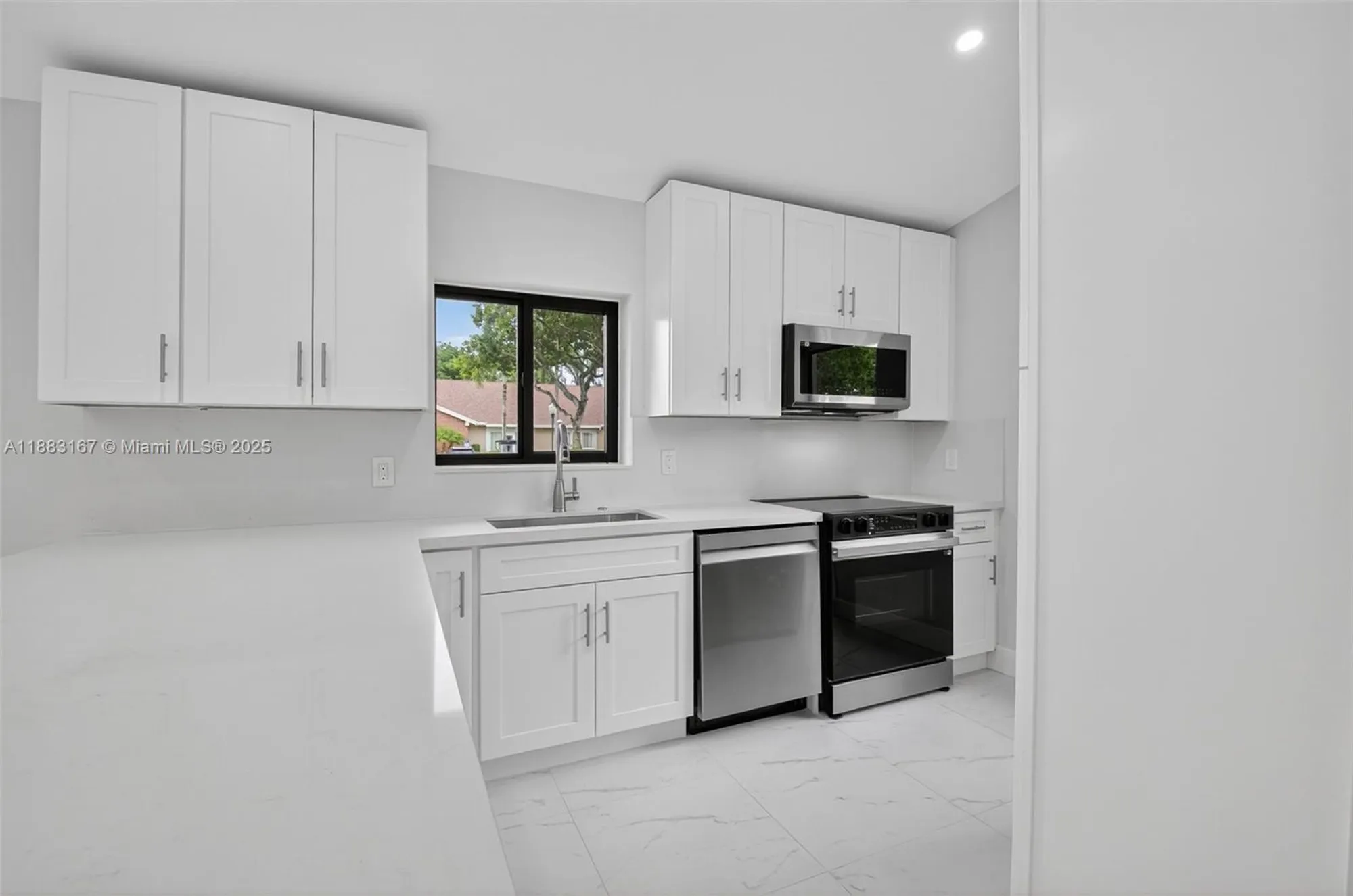 Property Slideshow image 15 of 57 | 8067 summerbreeze ln, Boca Raton, FL, 33496