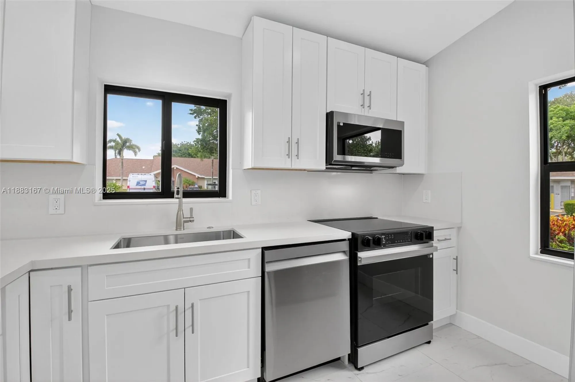 Property Slideshow image 16 of 57 | 8067 summerbreeze ln, Boca Raton, FL, 33496